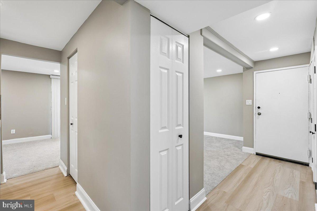 HUNTLEY SQUARE CONDOMINIUMS - Residential