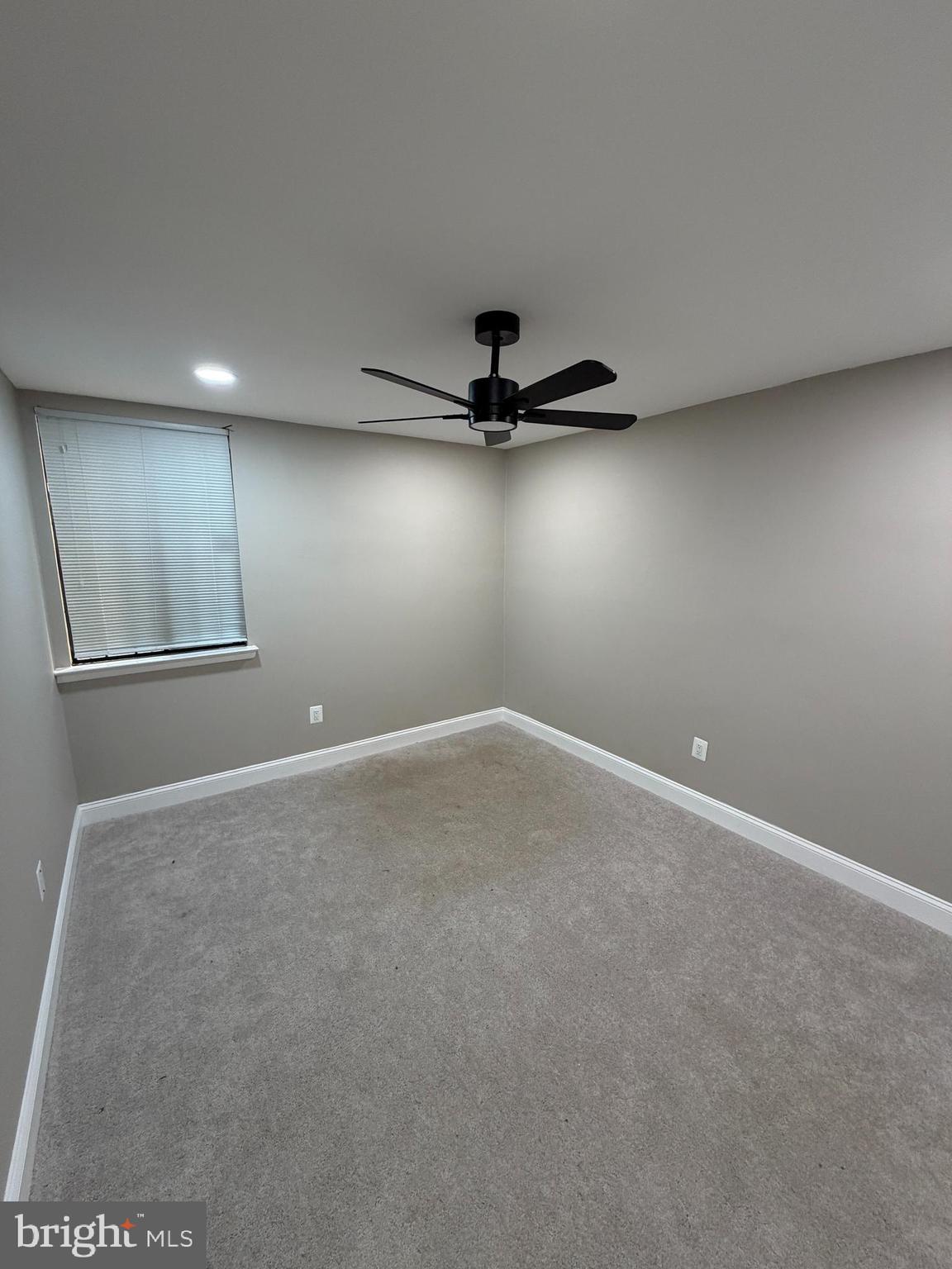 HUNTLEY SQUARE CONDOMINIUMS - Residential