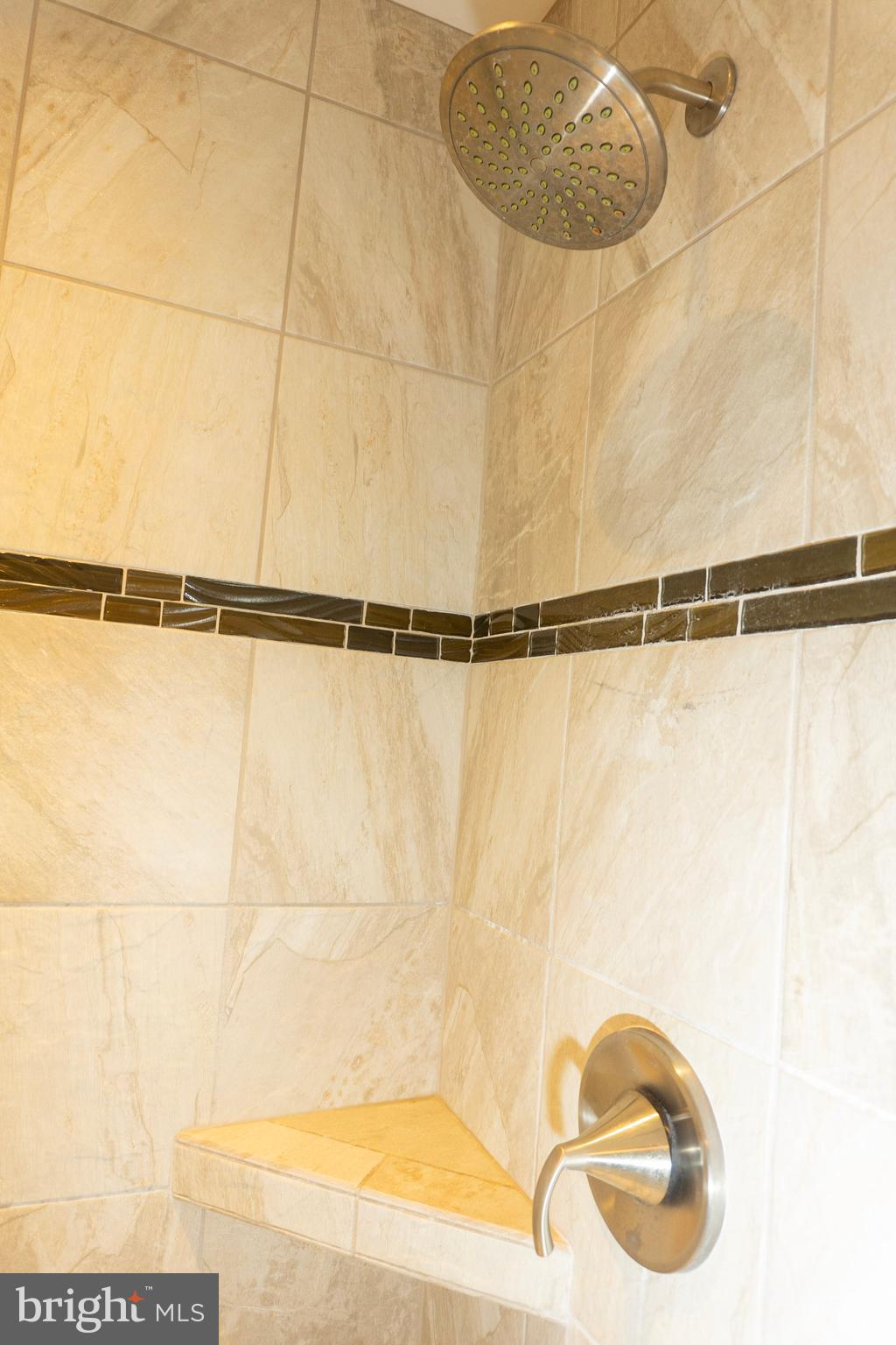 WOODBURN ESTATES - Residential Lease