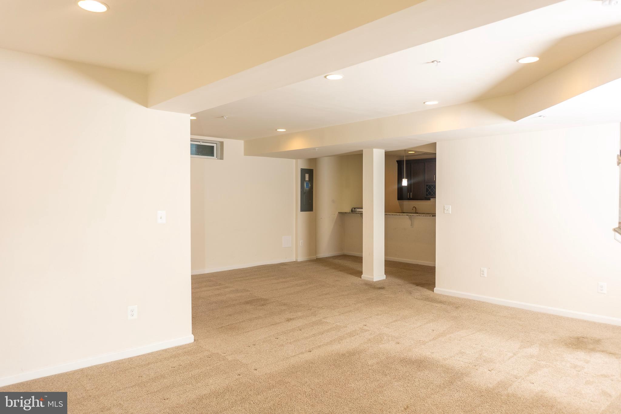 WOODBURN ESTATES - Residential Lease