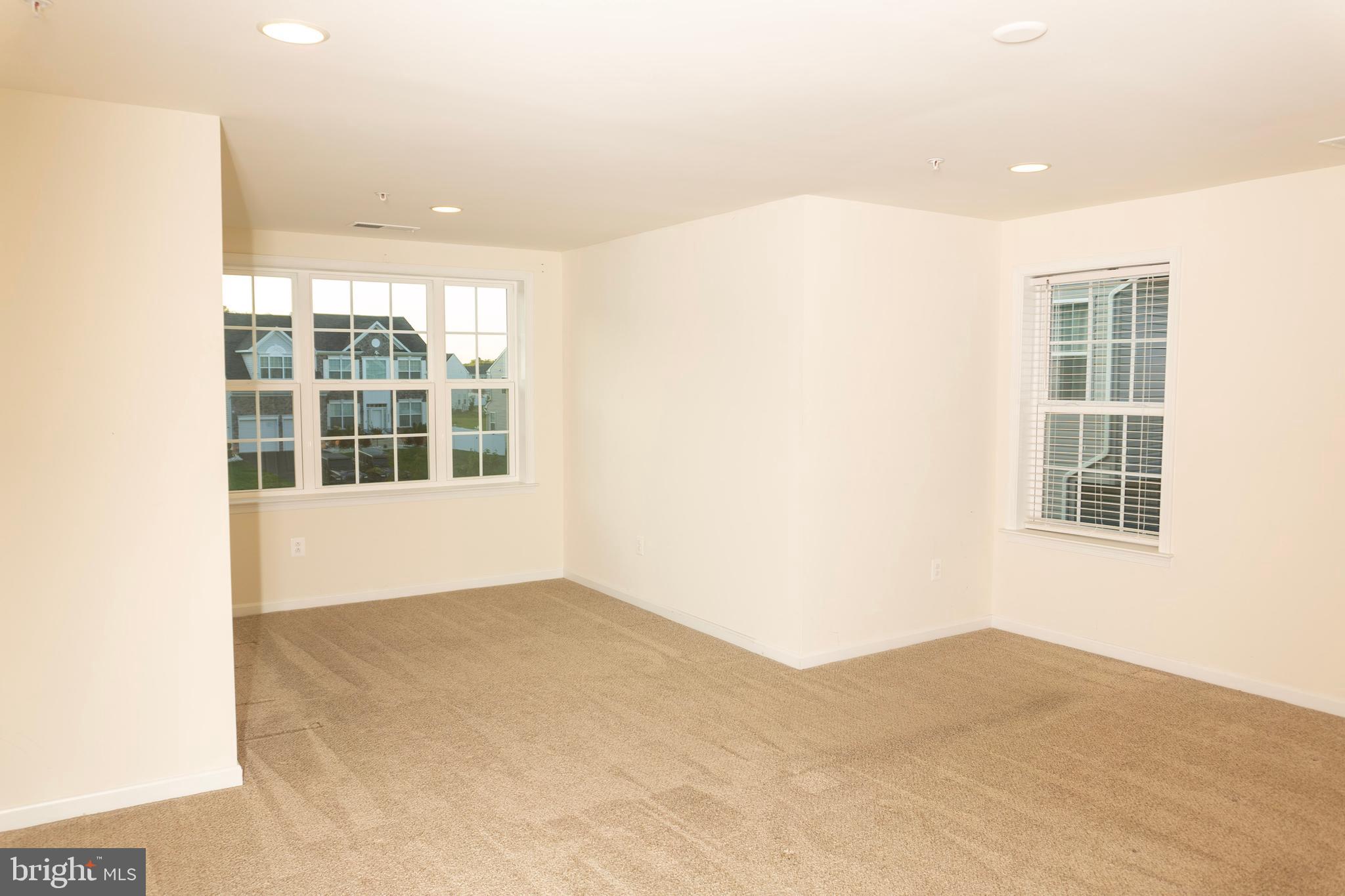 WOODBURN ESTATES - Residential Lease