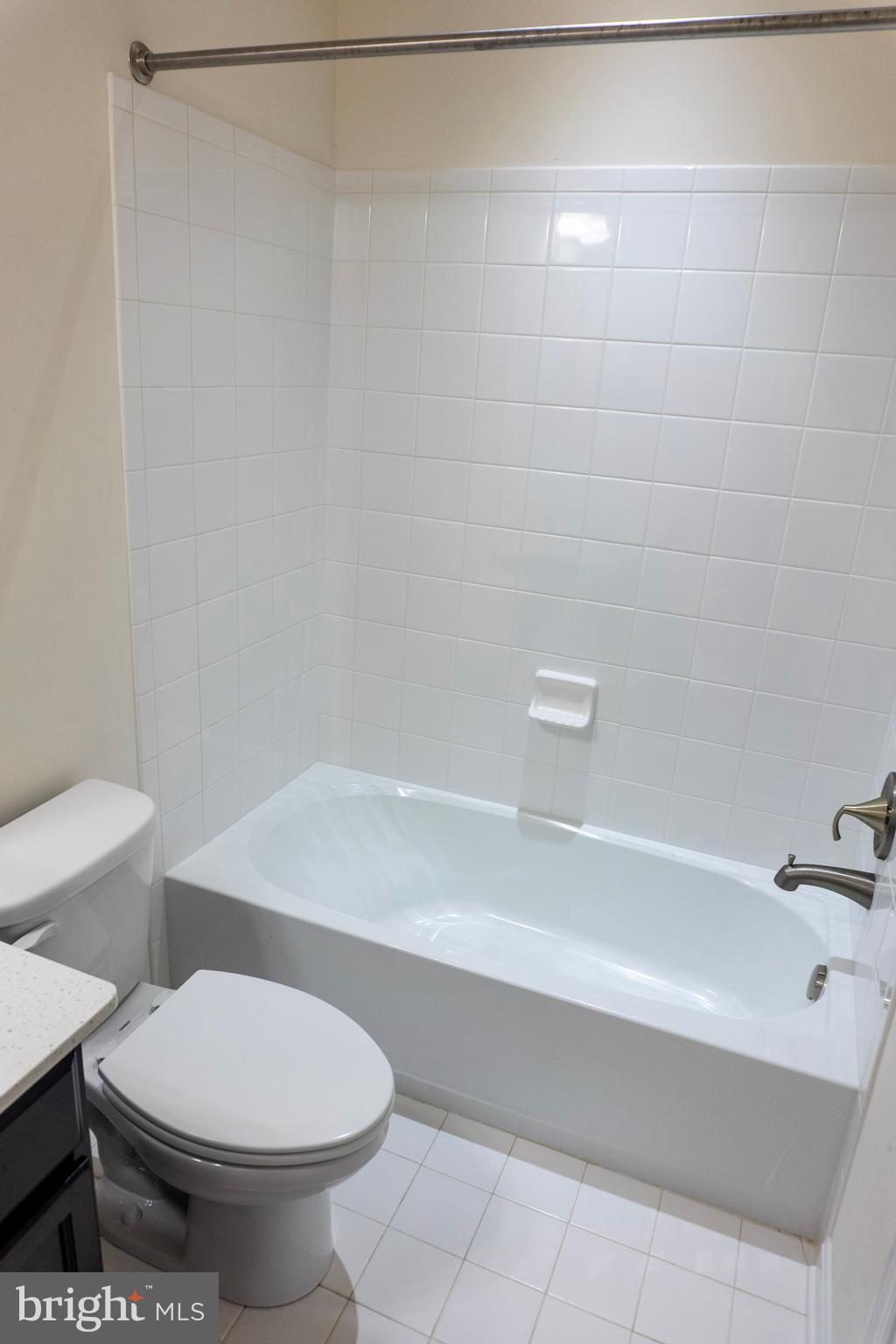 WOODBURN ESTATES - Residential Lease