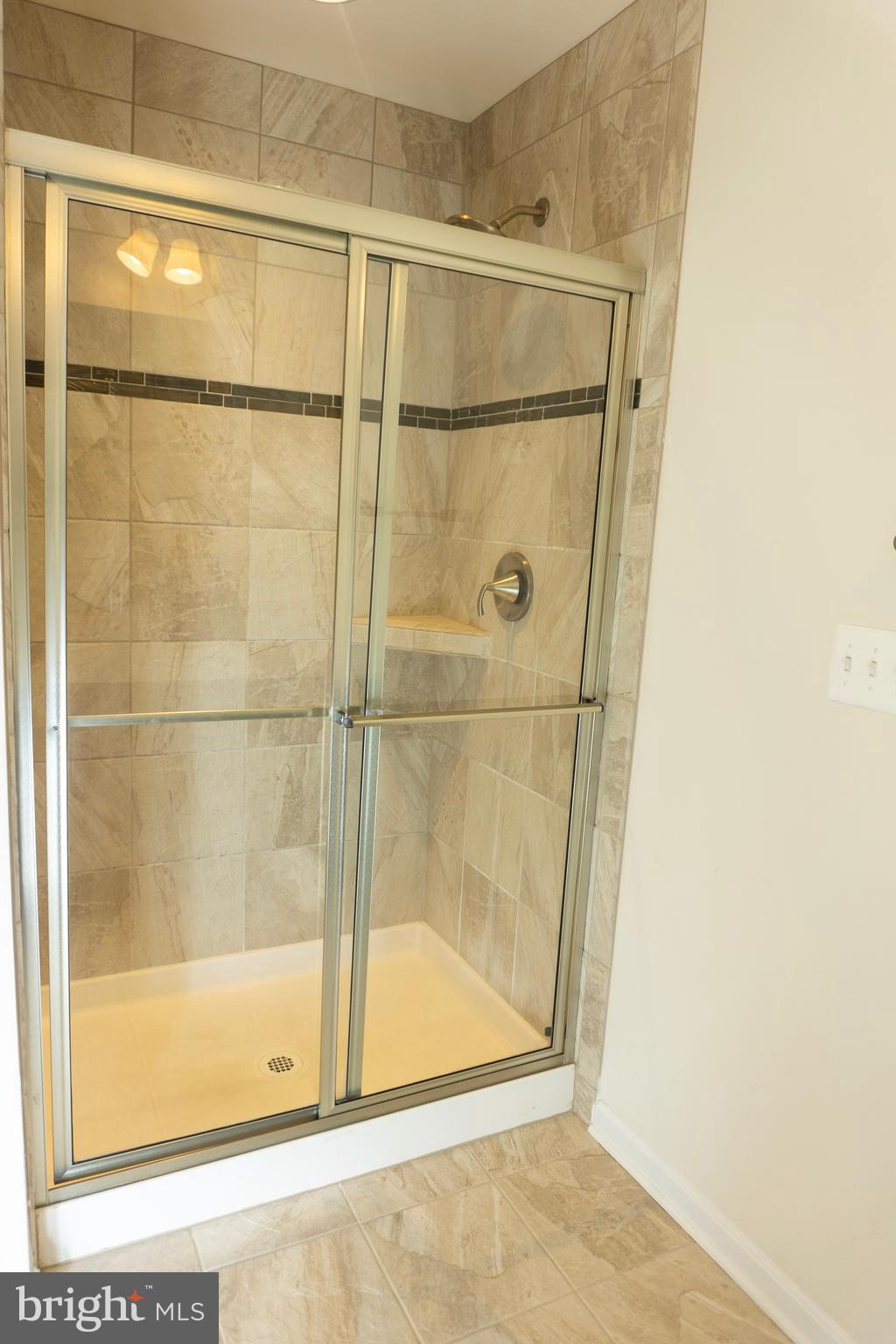 WOODBURN ESTATES - Residential Lease