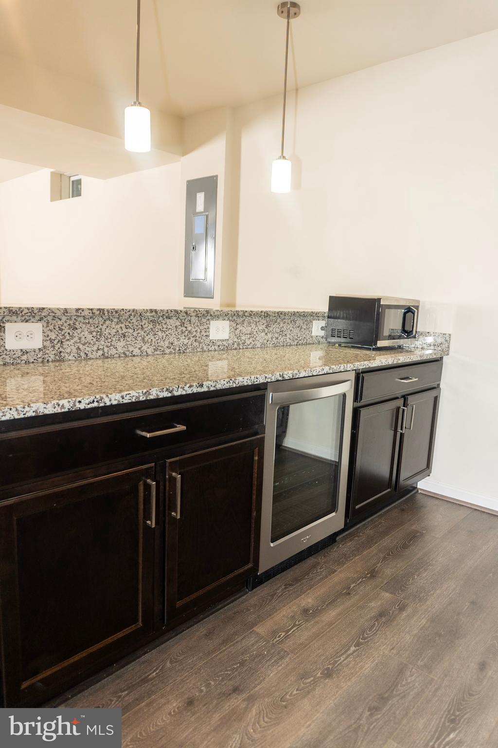 WOODBURN ESTATES - Residential Lease