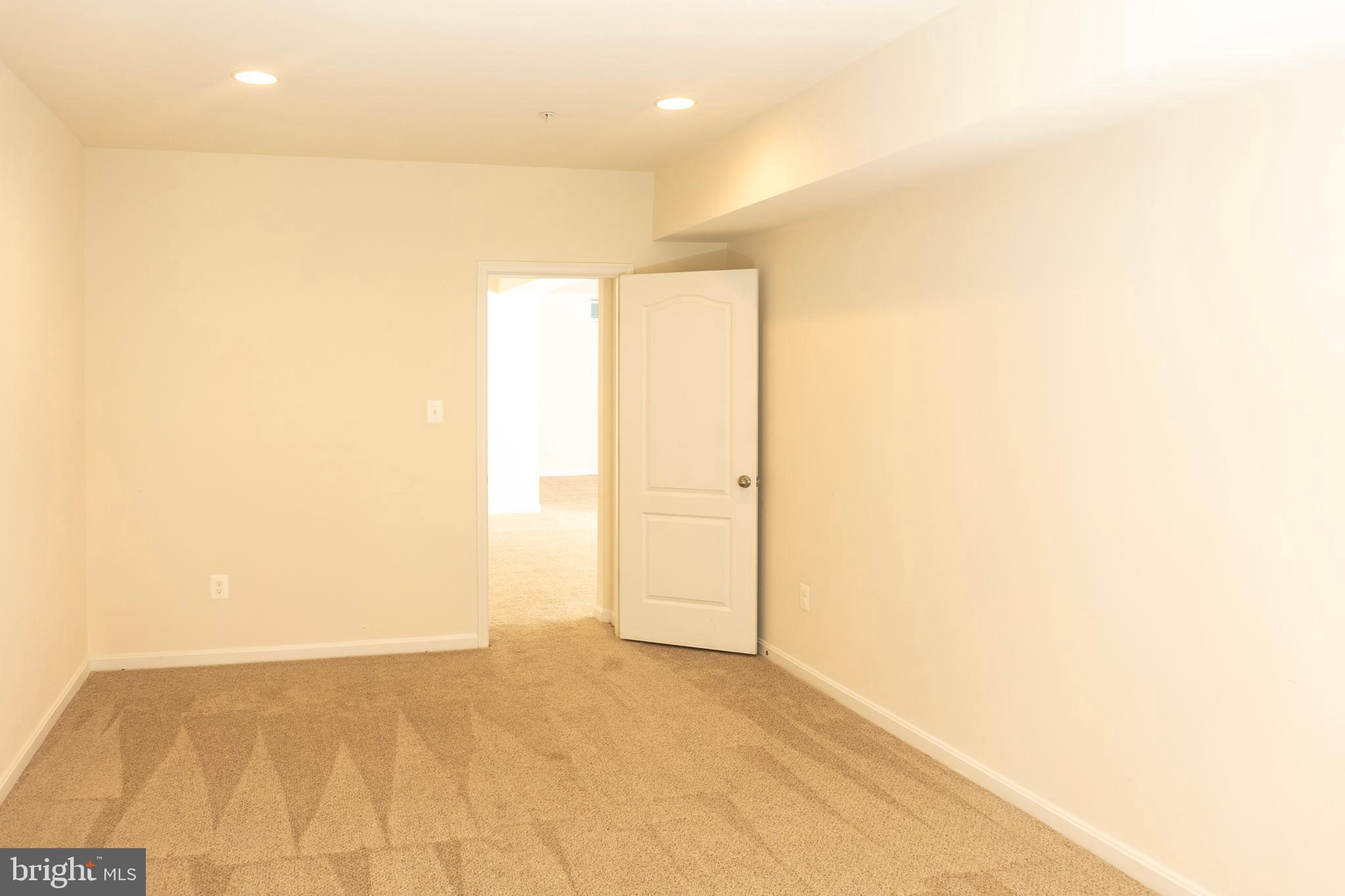 WOODBURN ESTATES - Residential Lease