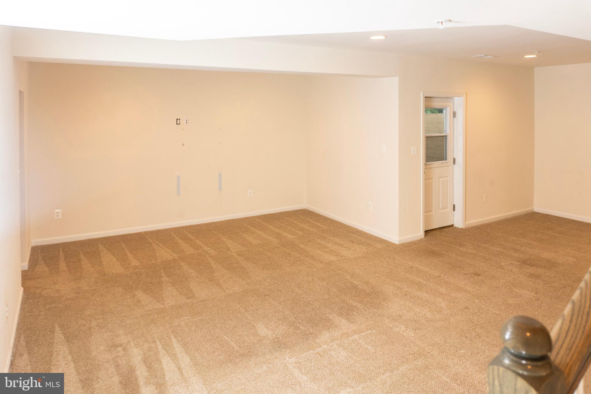 WOODBURN ESTATES - Residential Lease