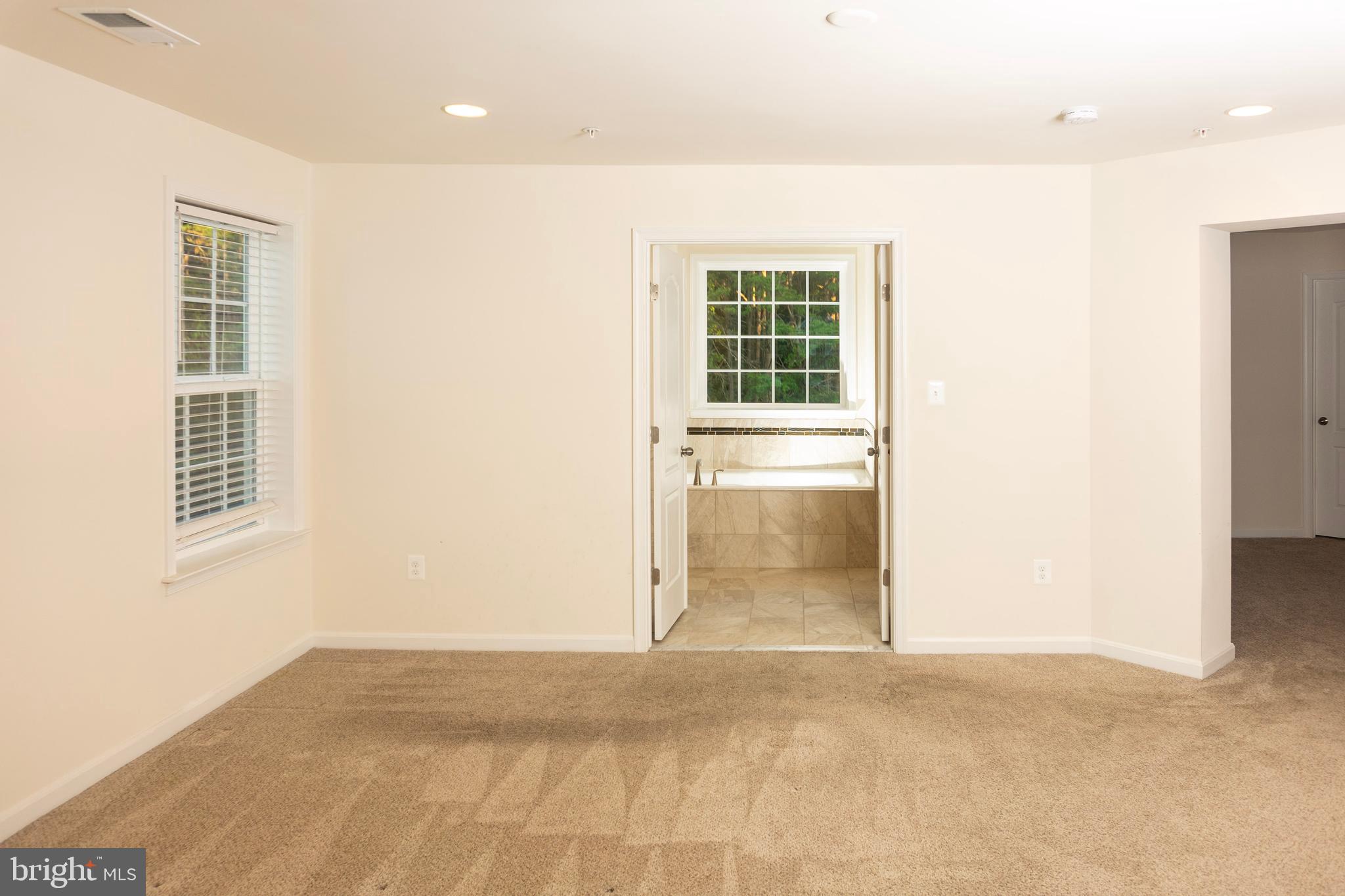 WOODBURN ESTATES - Residential Lease