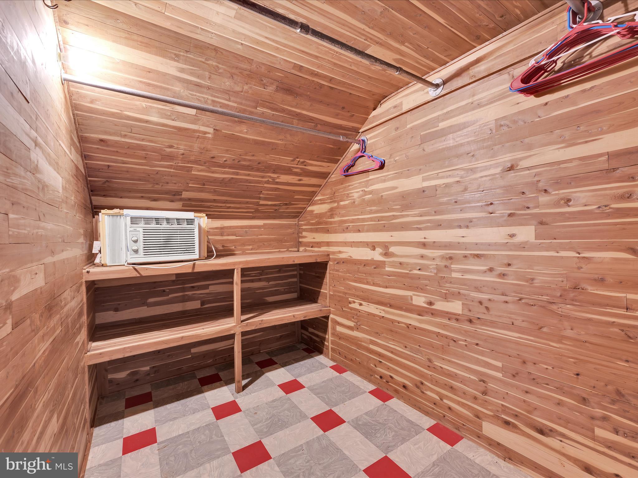 PINE GROVE - Residential