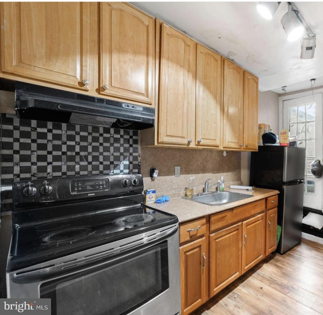 STRAWBERRY MANSION - Residential