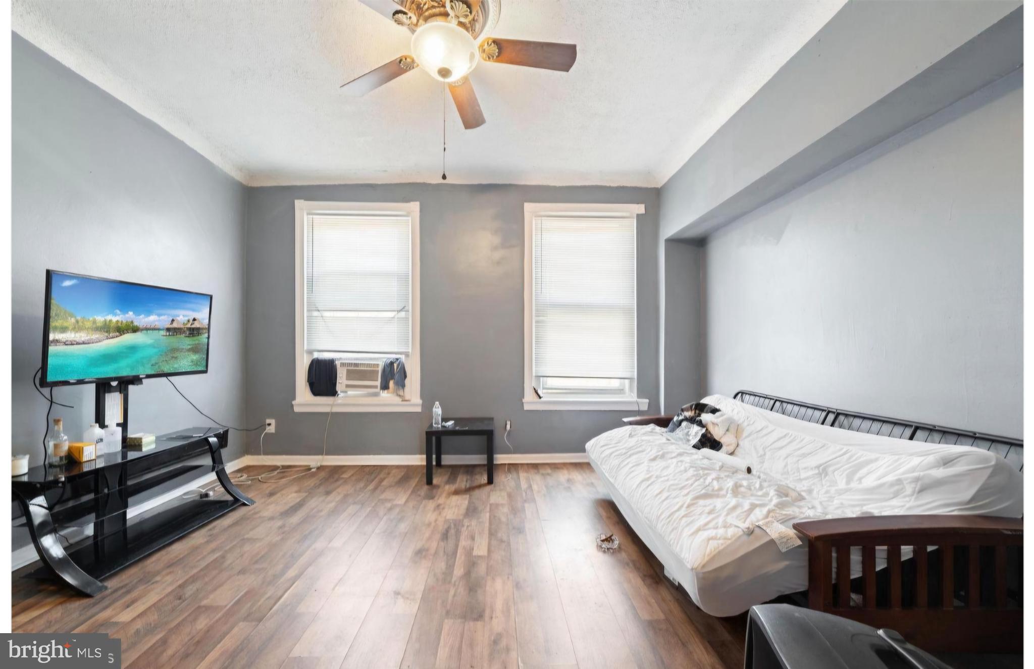 STRAWBERRY MANSION - Residential