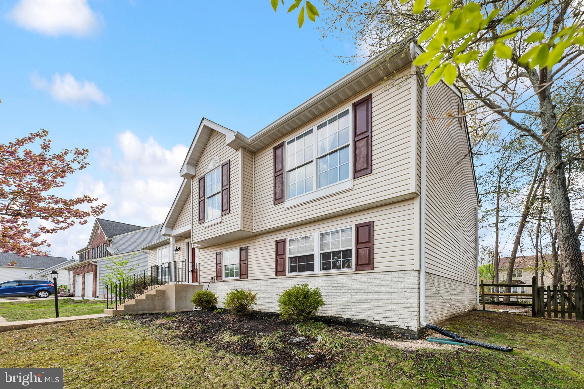 DORCHESTER - ST. CHARLES - Residential