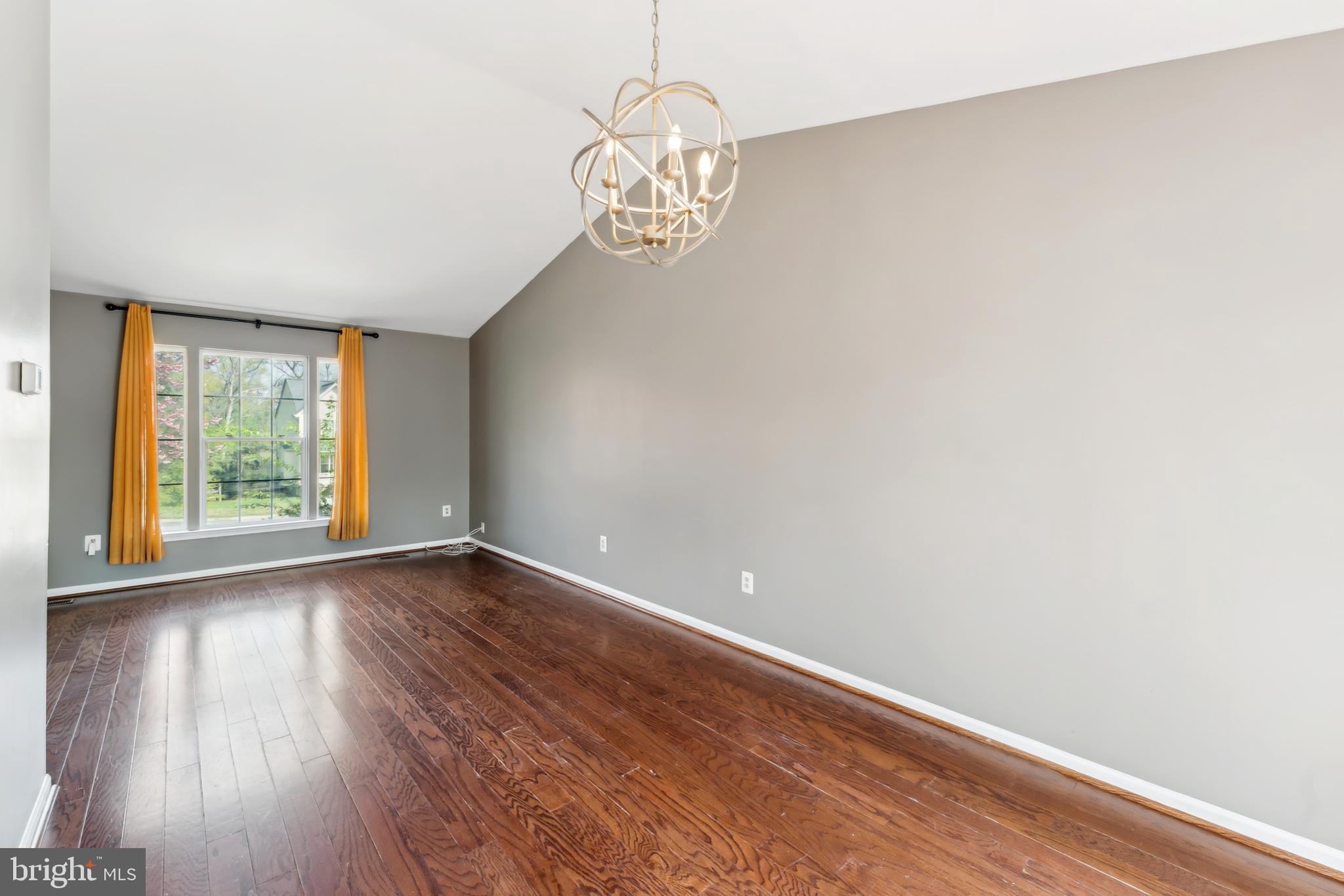 DORCHESTER - ST. CHARLES - Residential