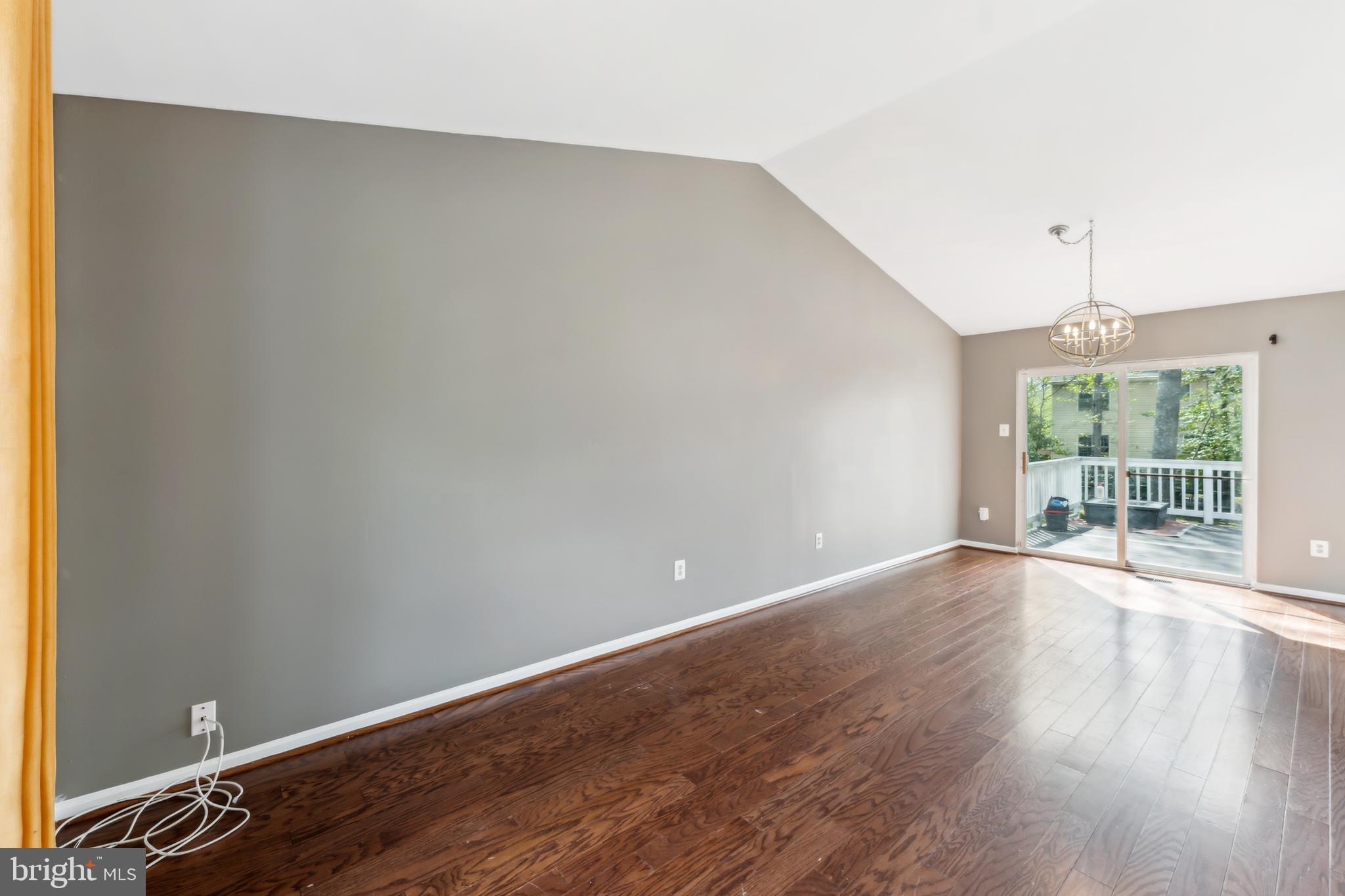 DORCHESTER - ST. CHARLES - Residential