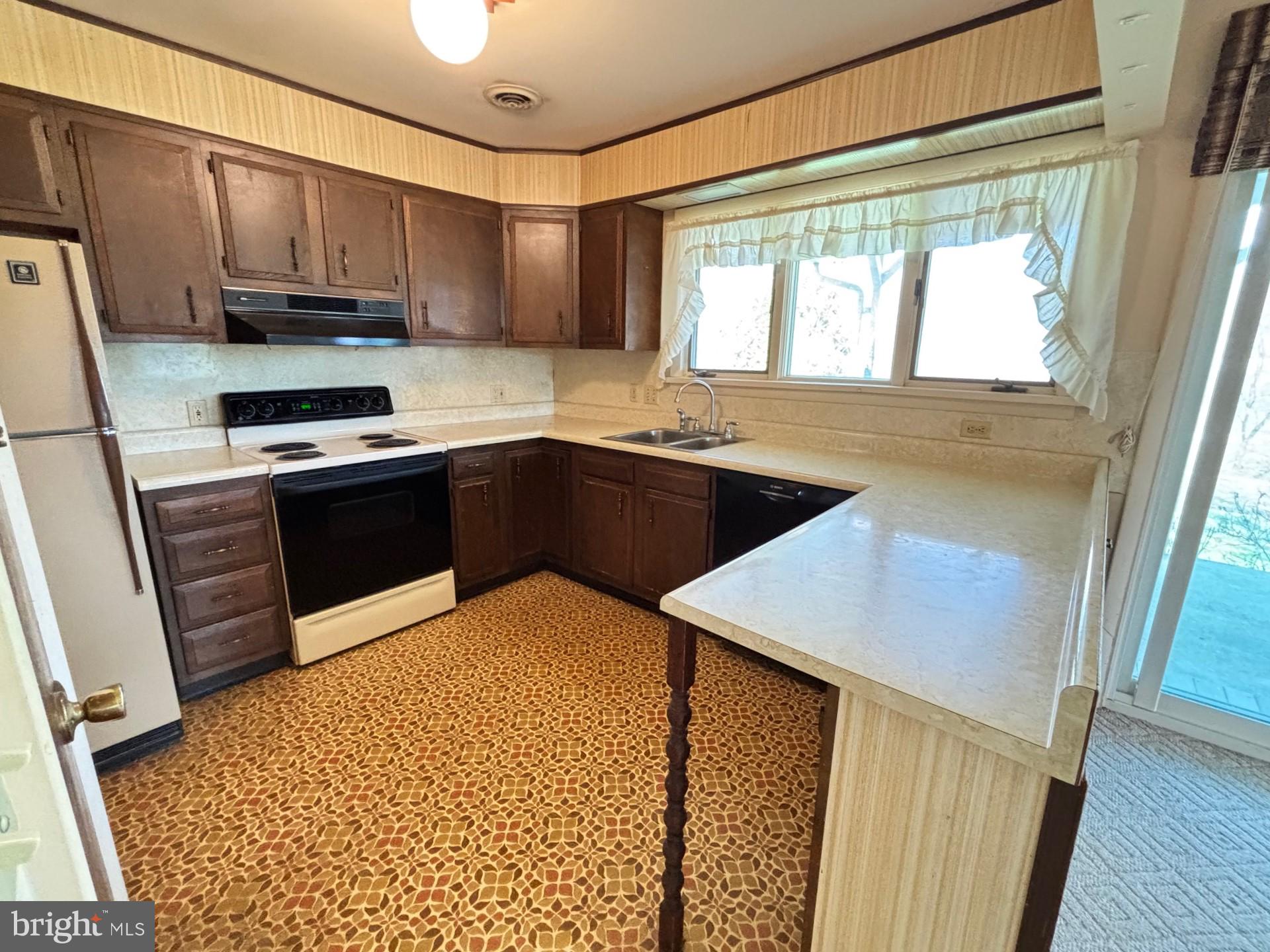 CARRIAGE POINT EST - Residential