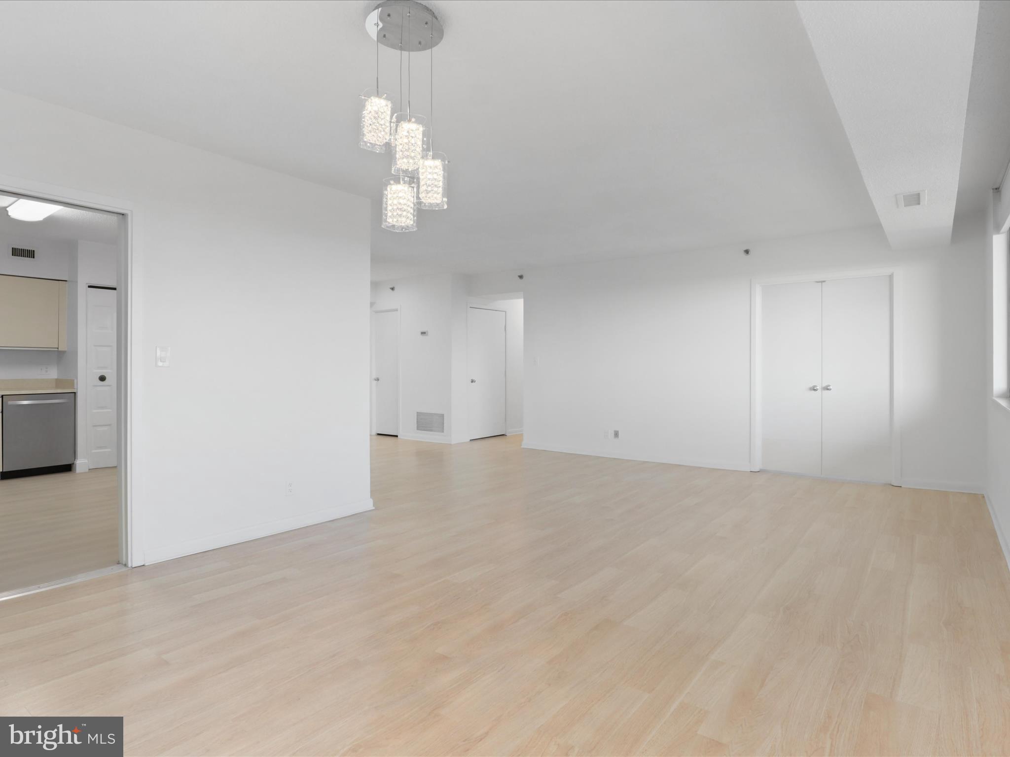 SKYLINE SQUARE CONDO - Residential Lease