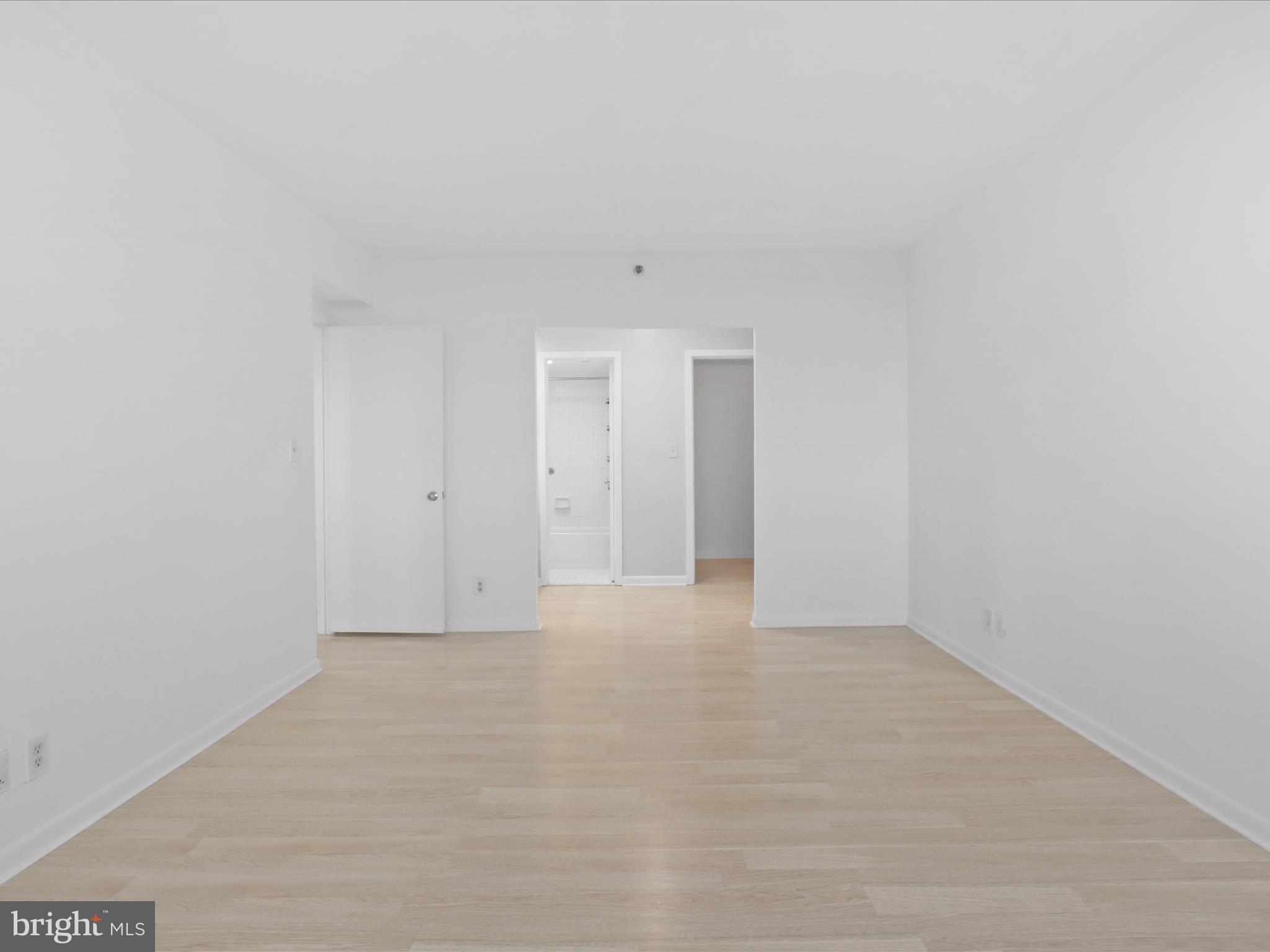 SKYLINE SQUARE CONDO - Residential Lease