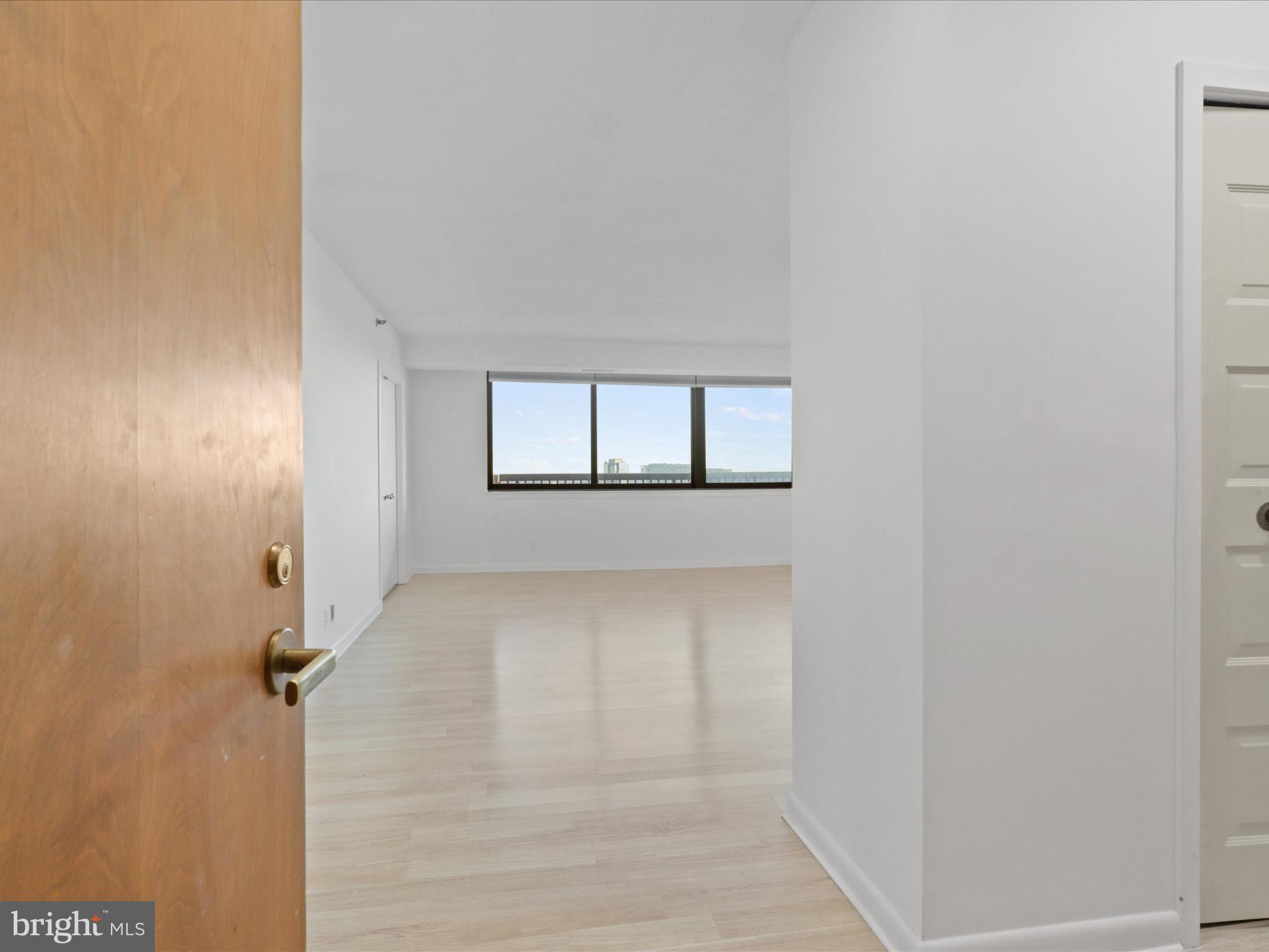 SKYLINE SQUARE CONDO - Residential Lease