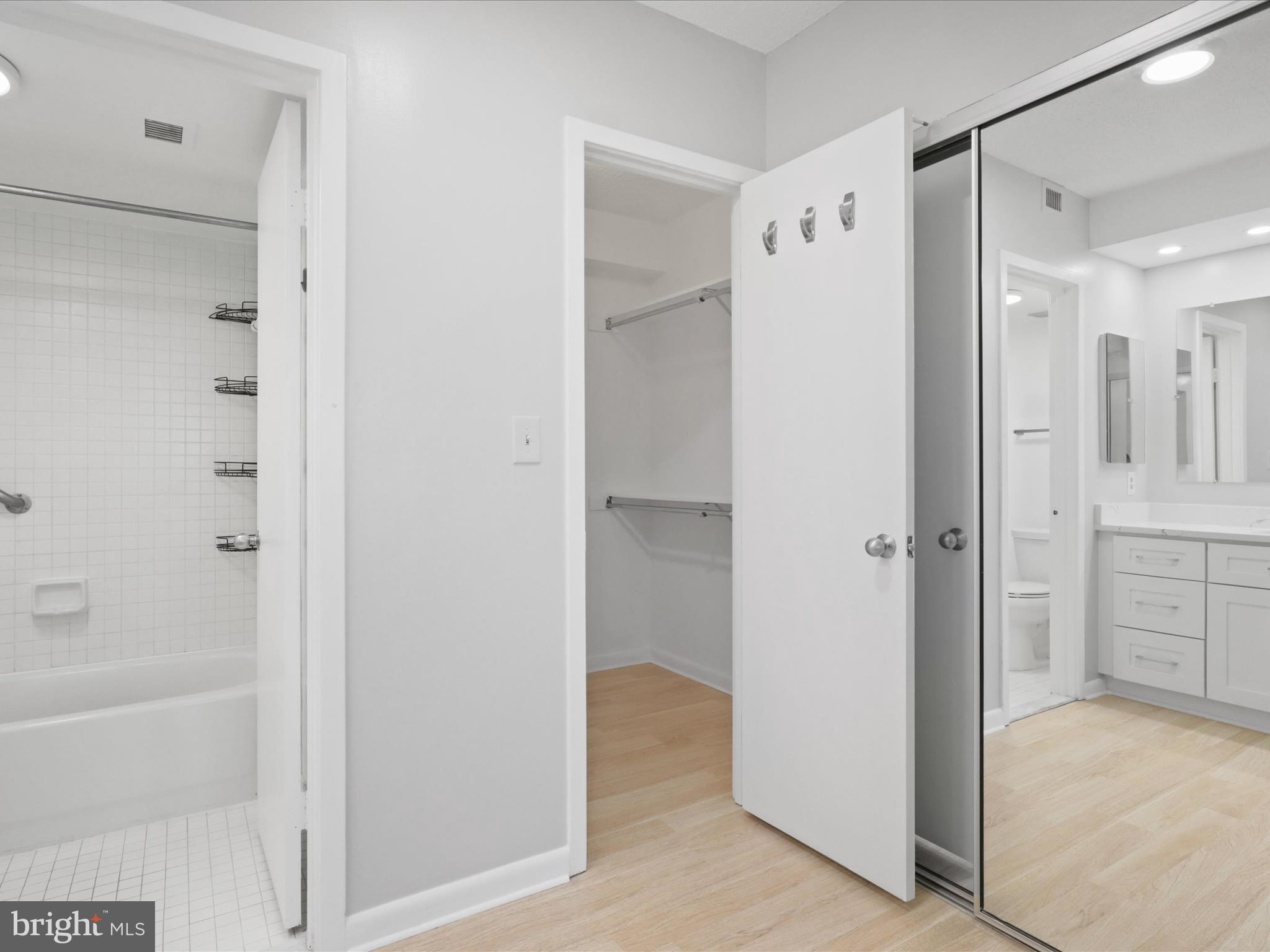 SKYLINE SQUARE CONDO - Residential Lease