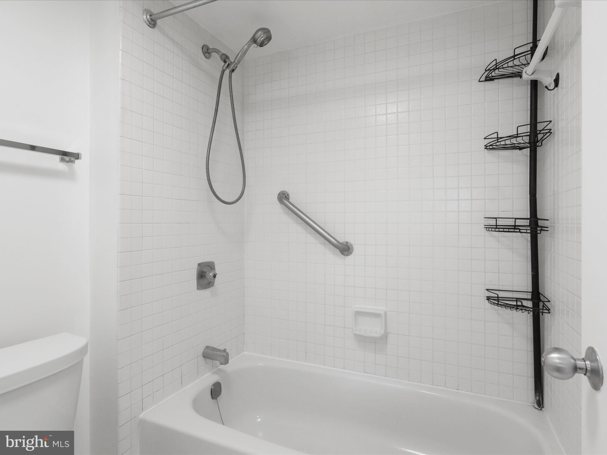 SKYLINE SQUARE CONDO - Residential Lease