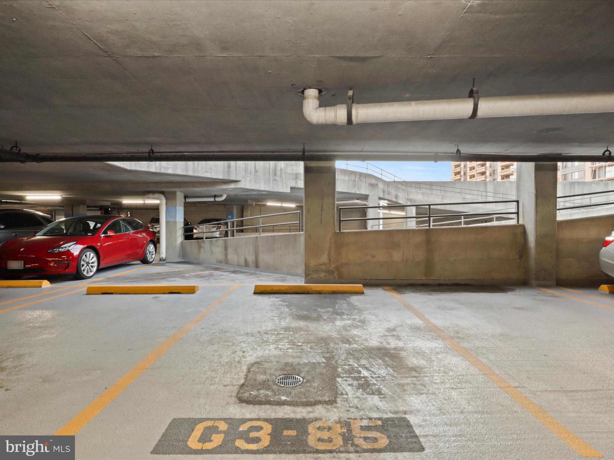 SKYLINE SQUARE CONDO - Residential Lease