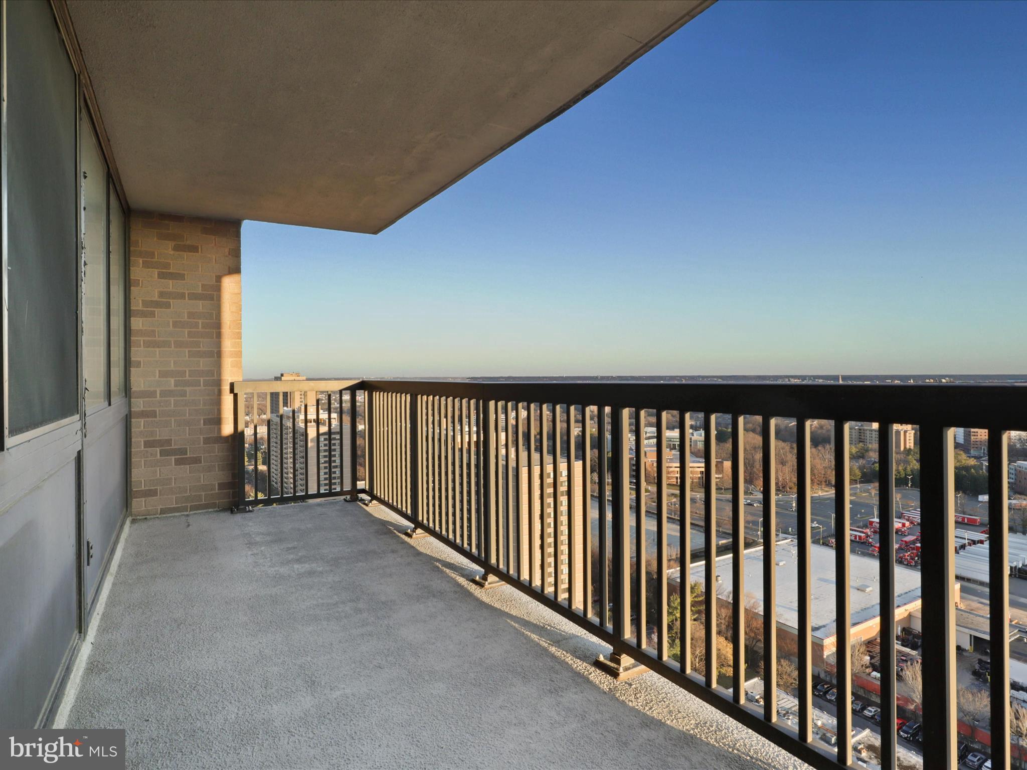 SKYLINE SQUARE CONDO - Residential Lease