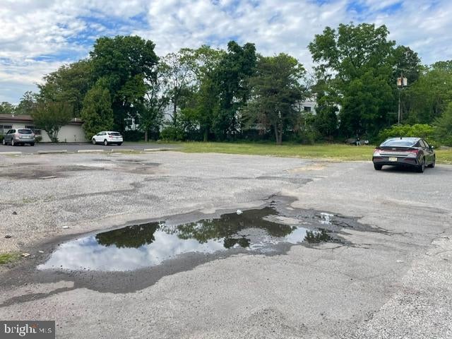 611 S WHITE HORSE PIKE