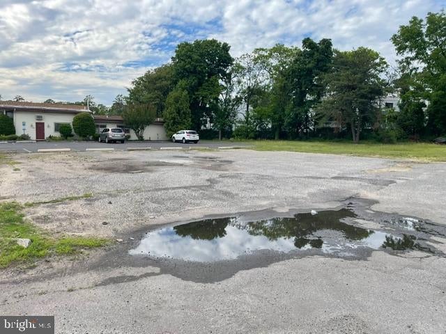 611 S WHITE HORSE PIKE