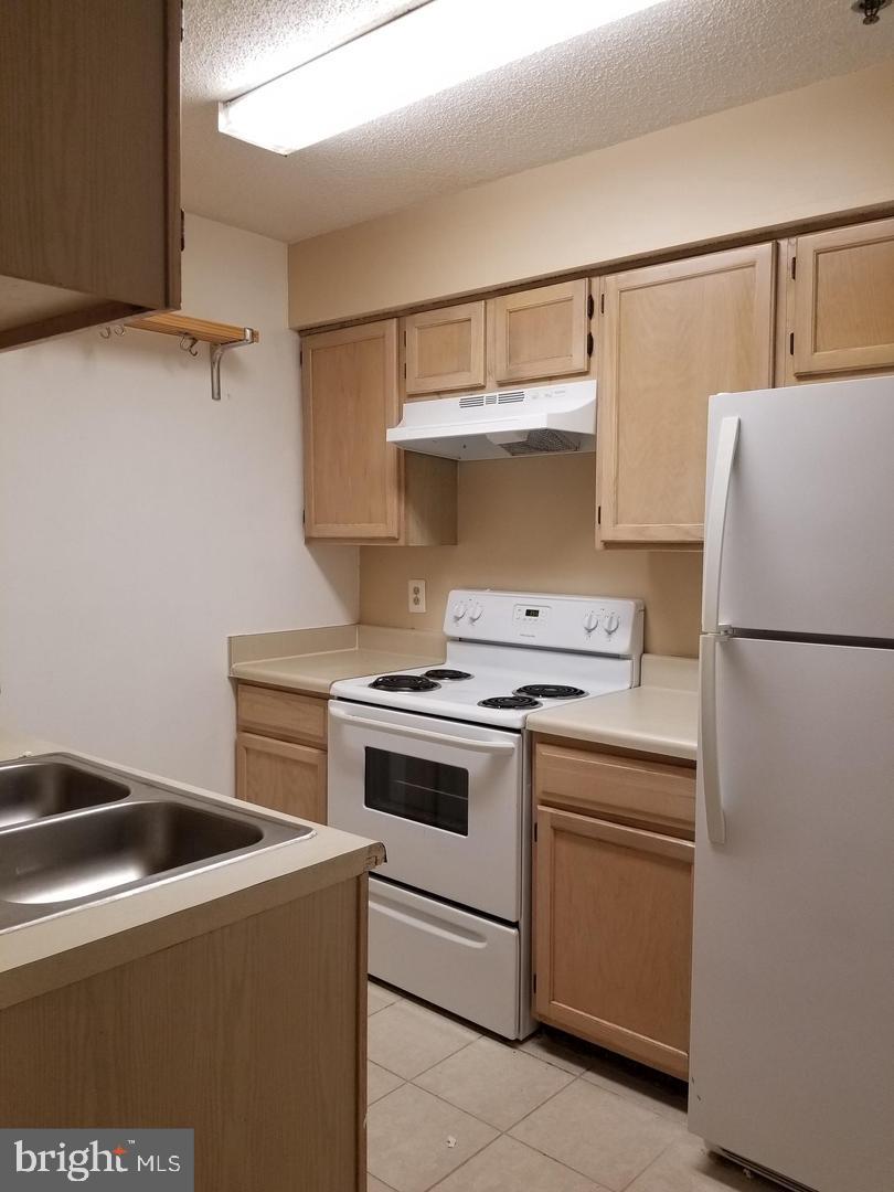 1504 LINCOLN WAY 212