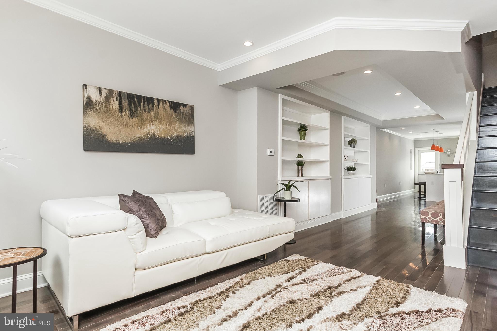 LOCUST POINT - Residential