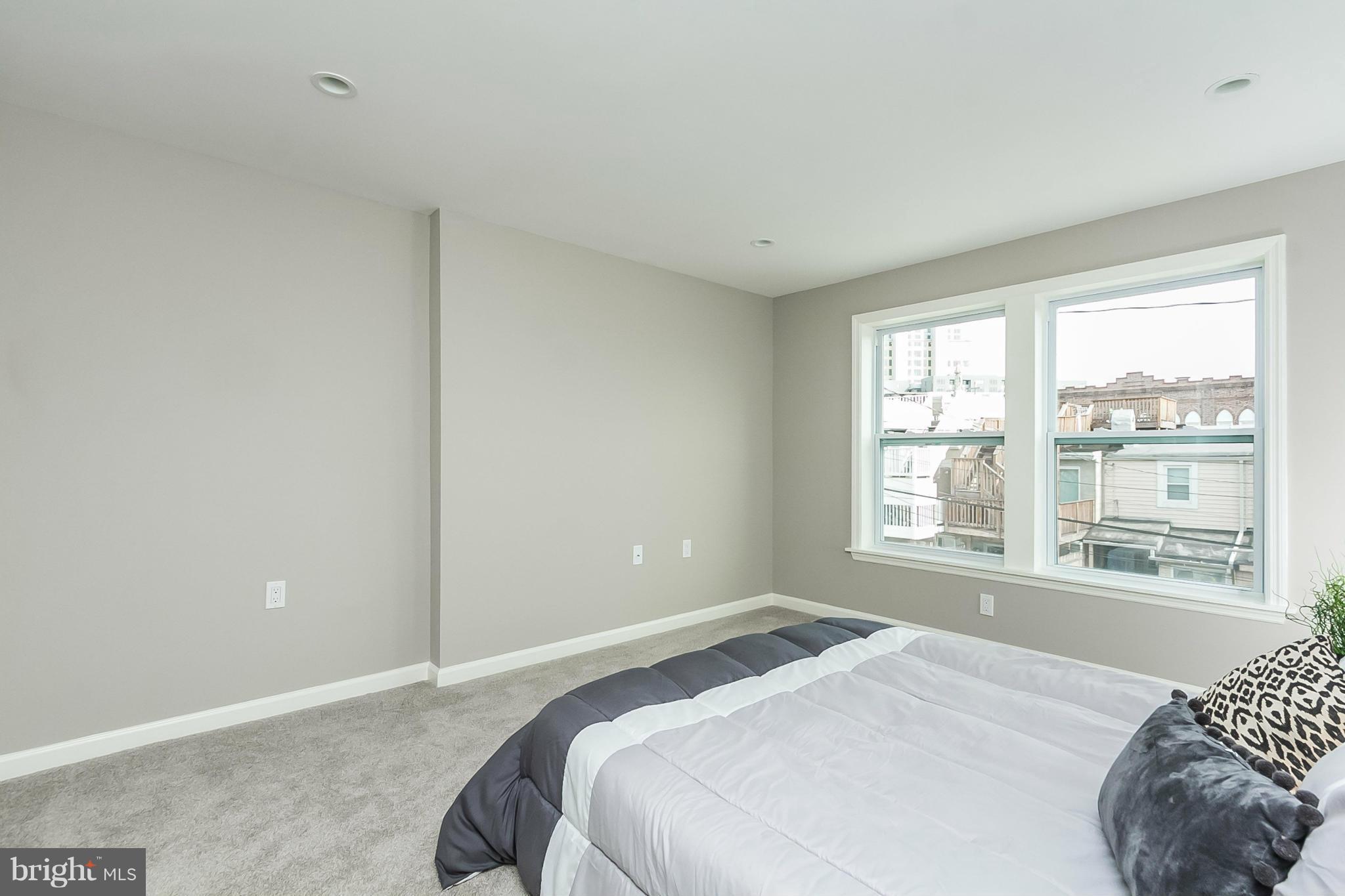 LOCUST POINT - Residential