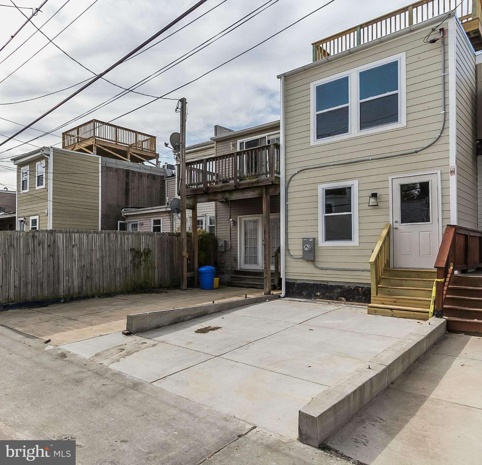 LOCUST POINT - Residential