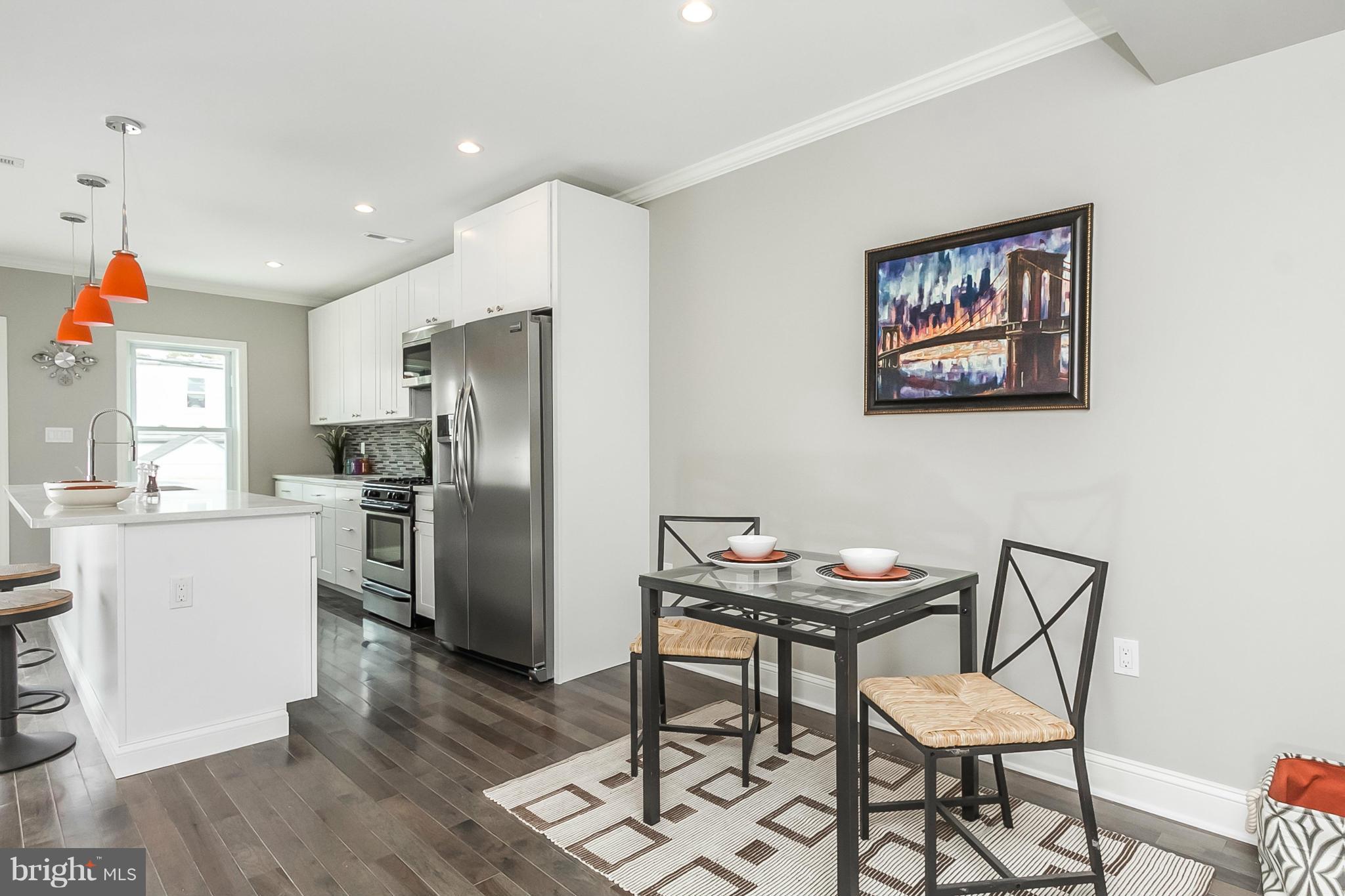 LOCUST POINT - Residential