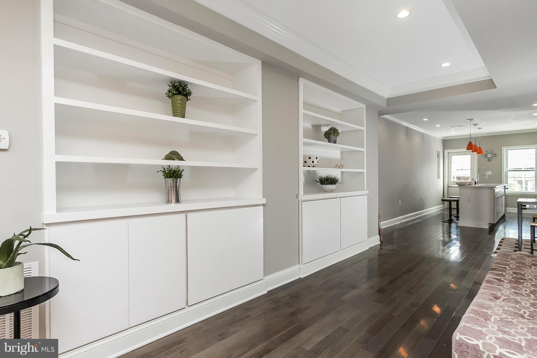 LOCUST POINT - Residential