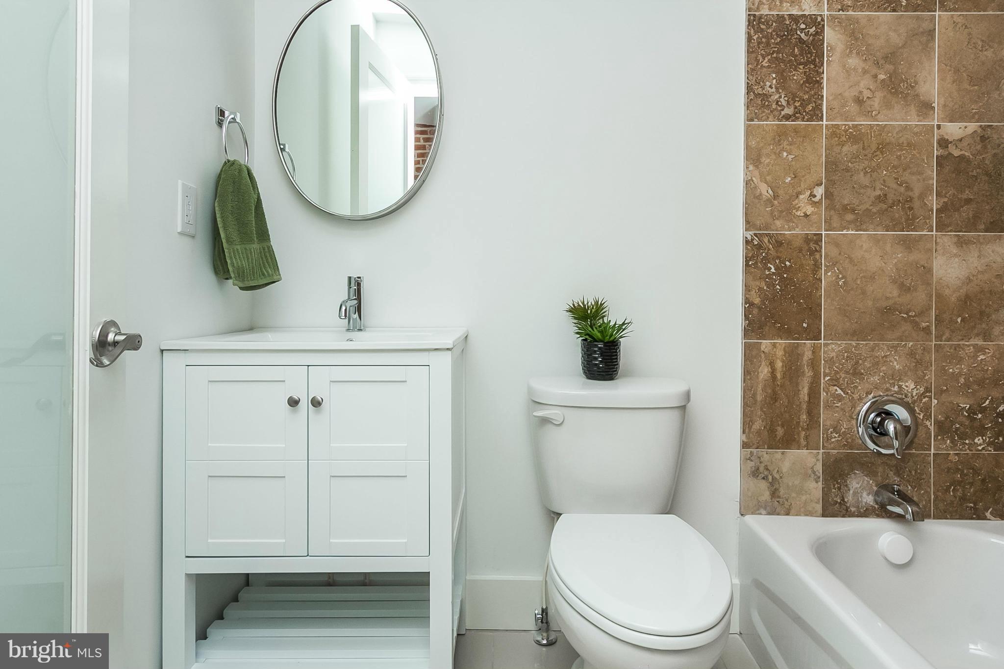 LOCUST POINT - Residential