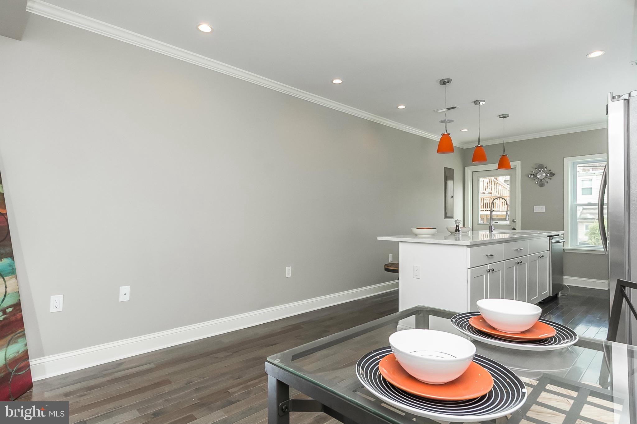 LOCUST POINT - Residential