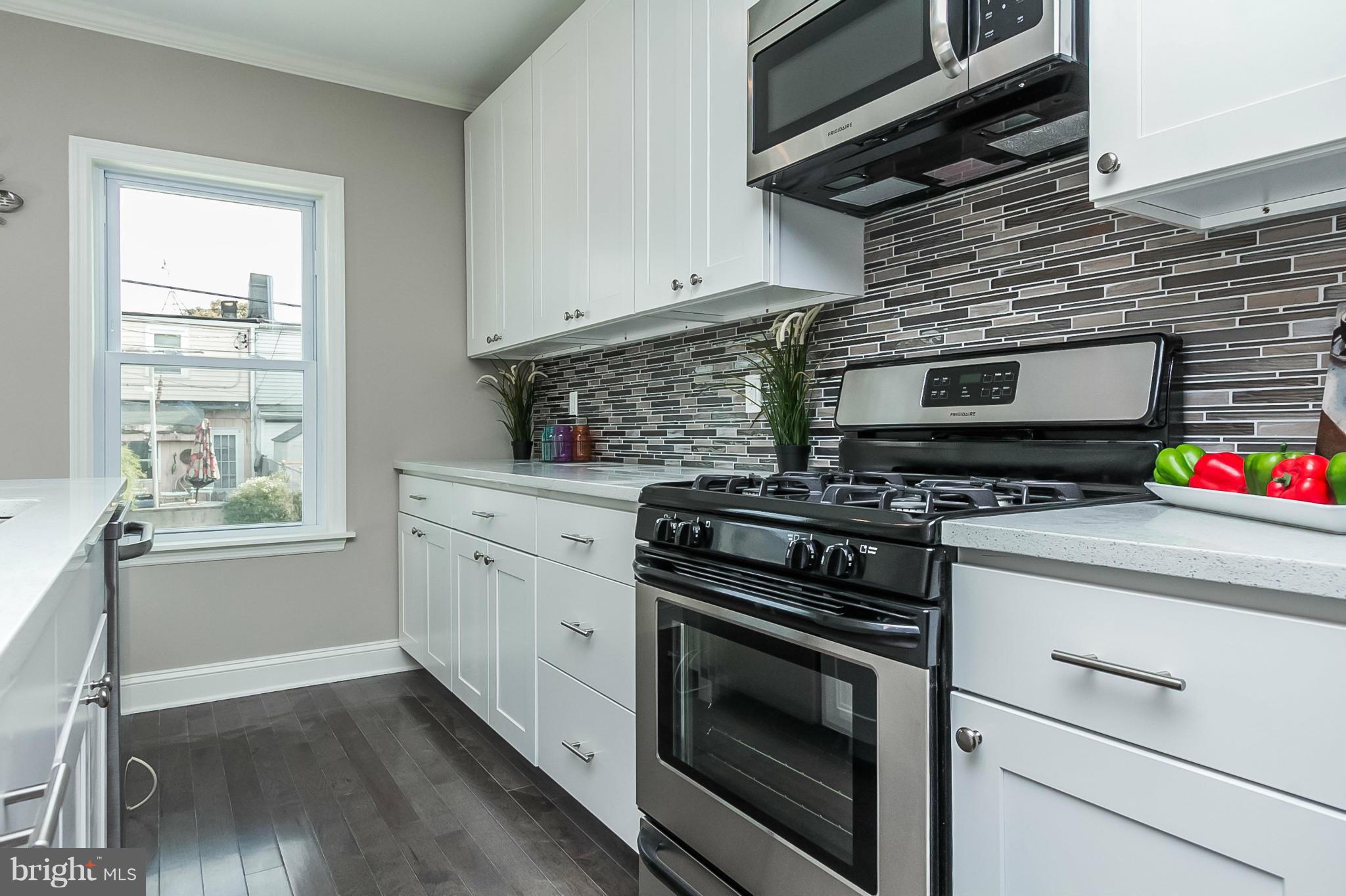 LOCUST POINT - Residential