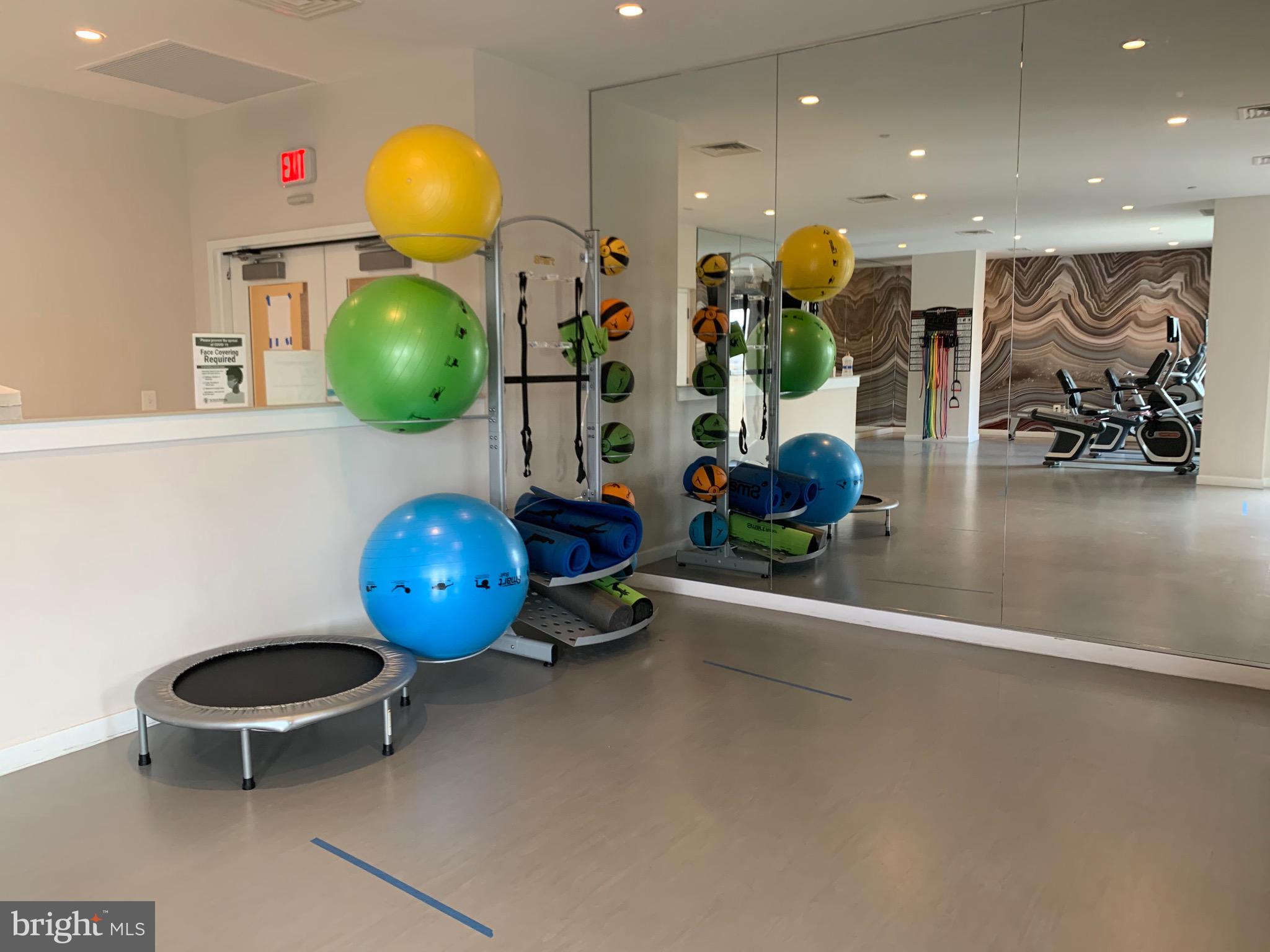 HAMPDEN ROW - Residential