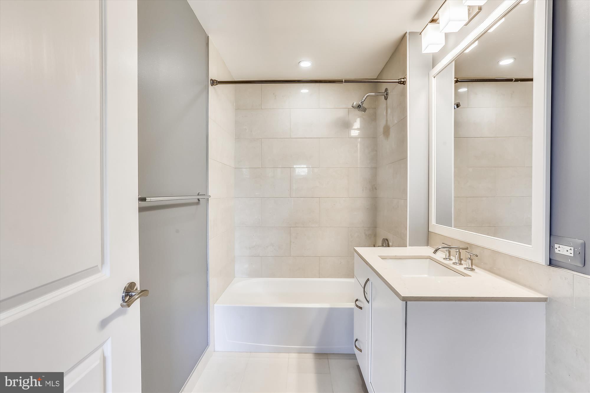 HAMPDEN ROW - Residential