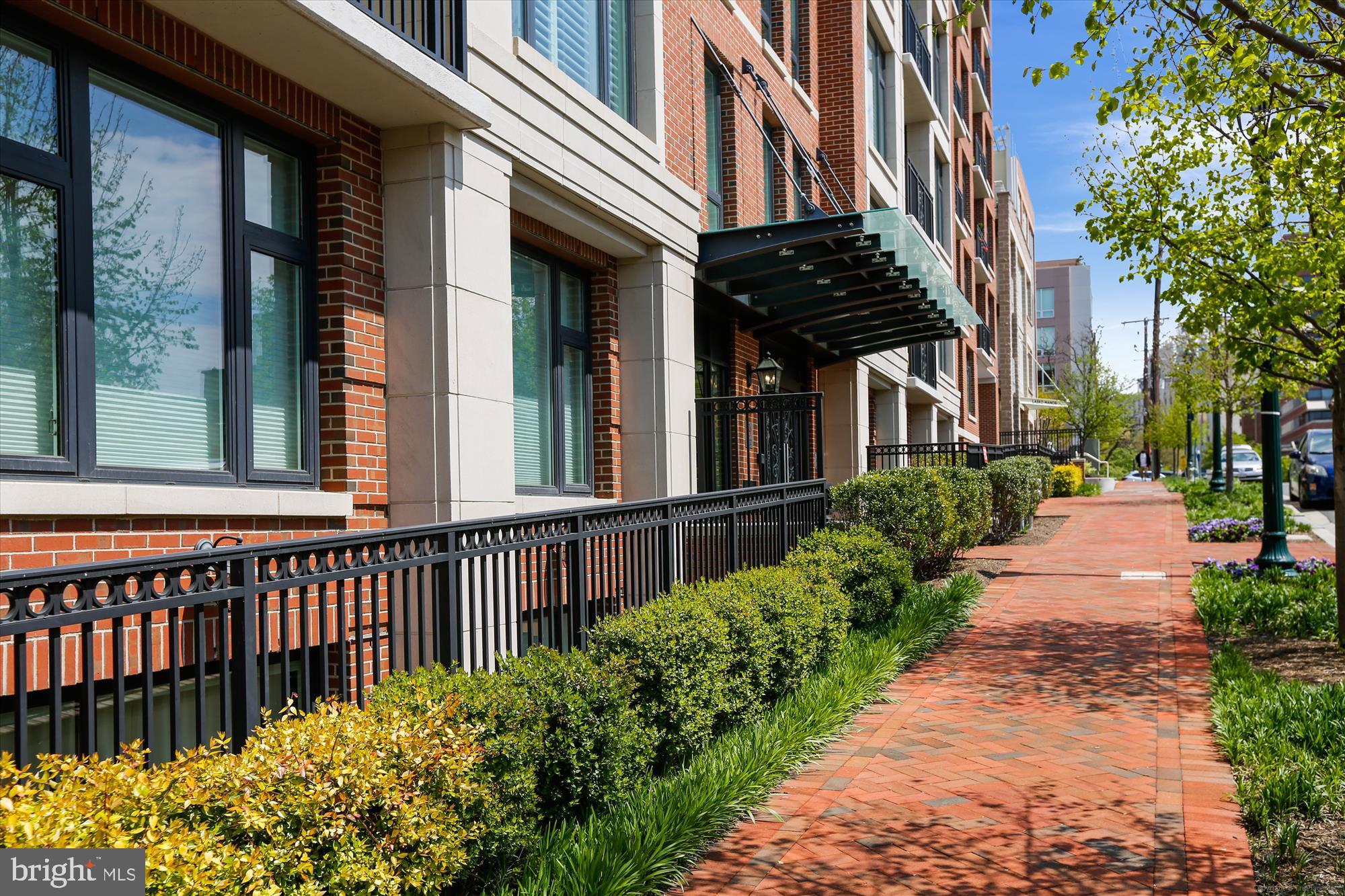 HAMPDEN ROW - Residential