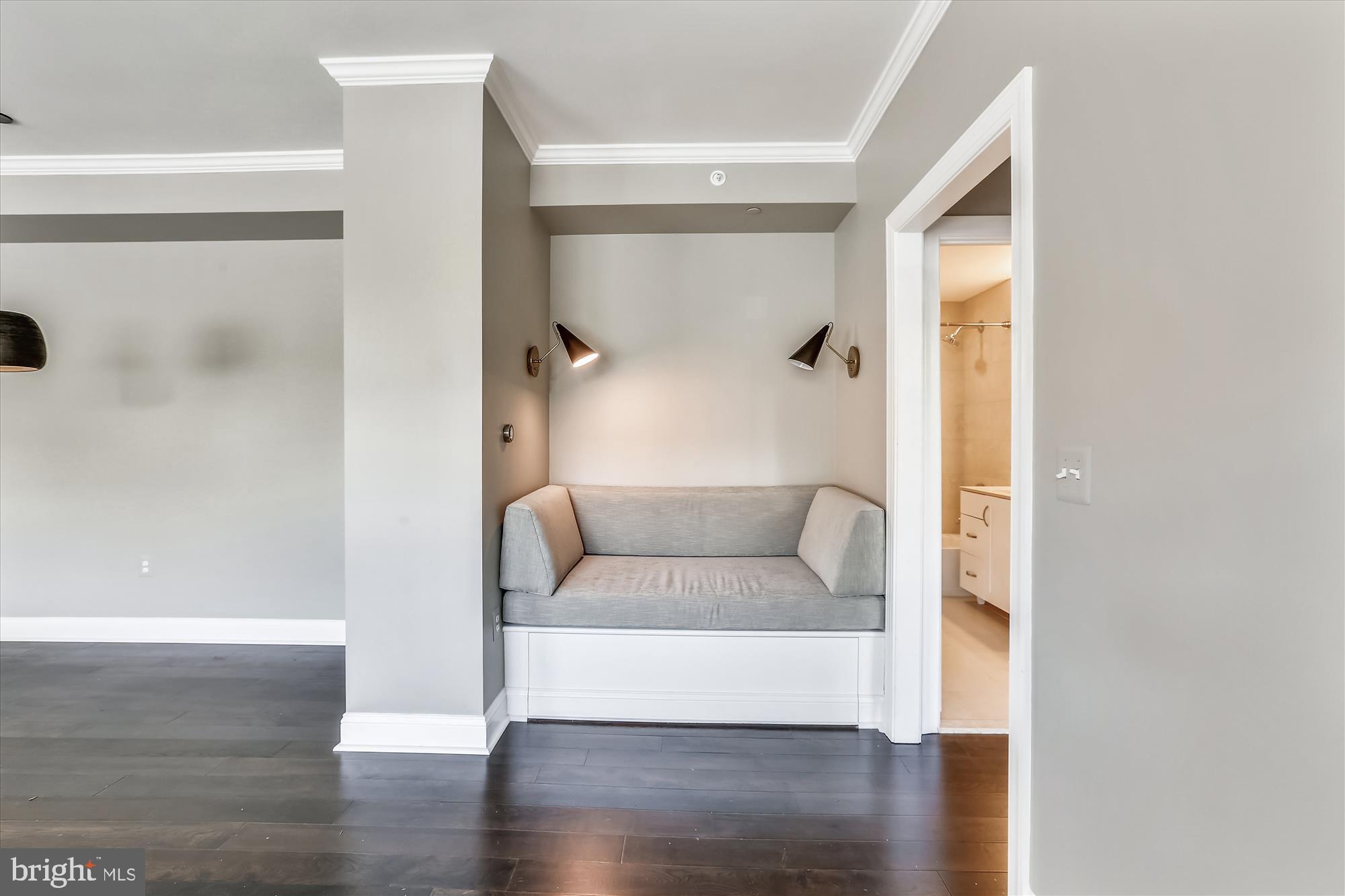 HAMPDEN ROW - Residential