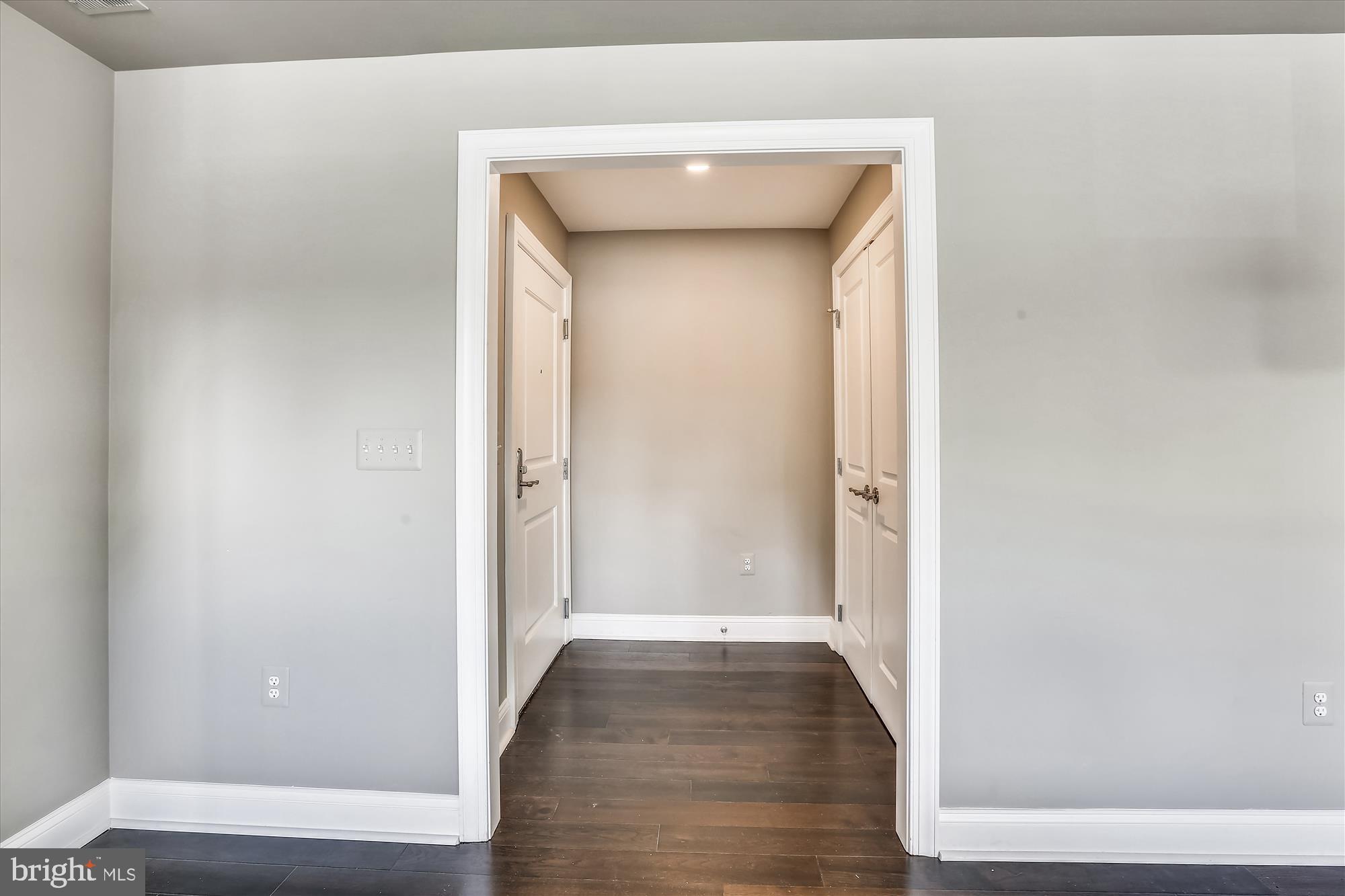 HAMPDEN ROW - Residential