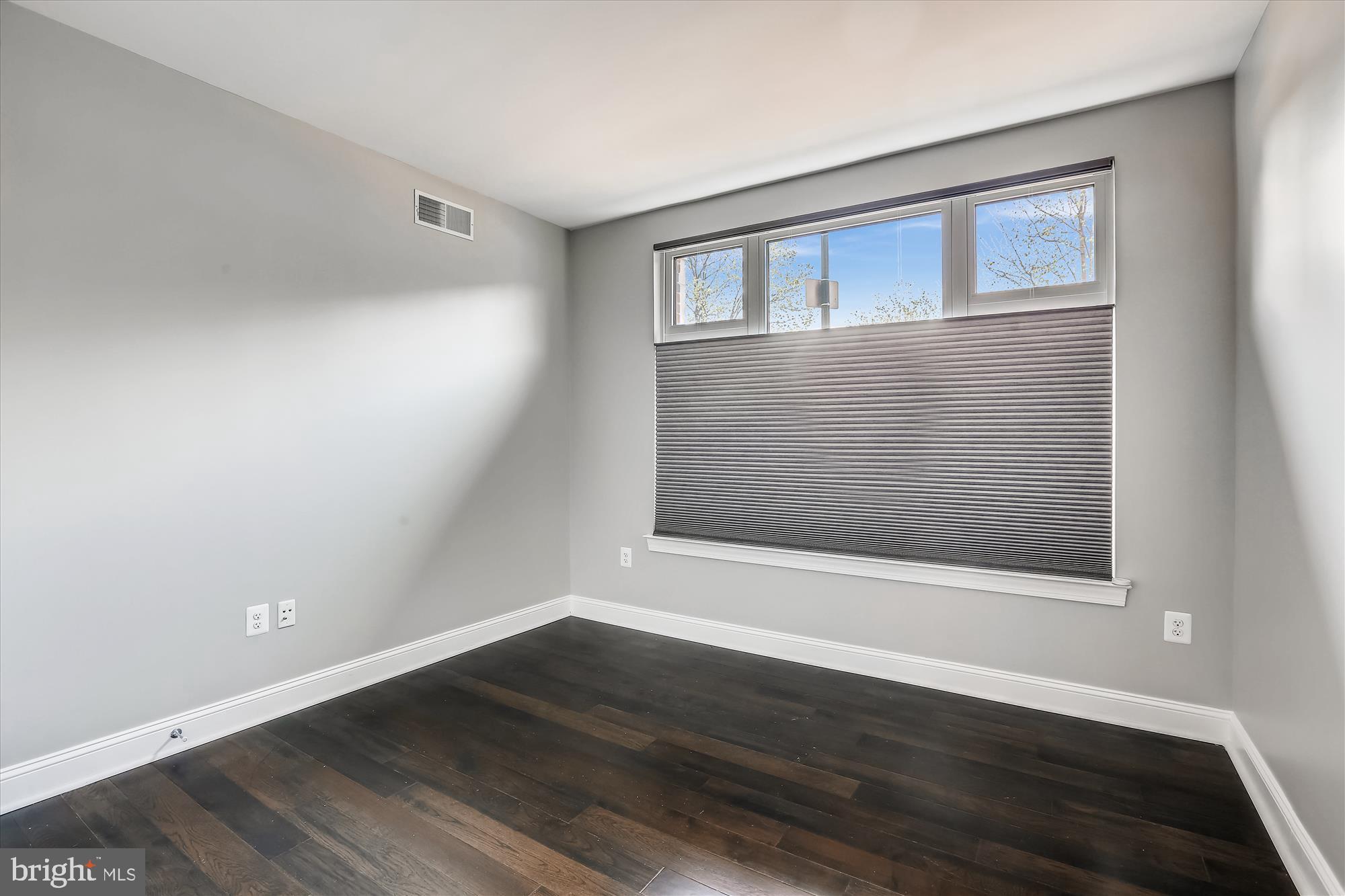 HAMPDEN ROW - Residential