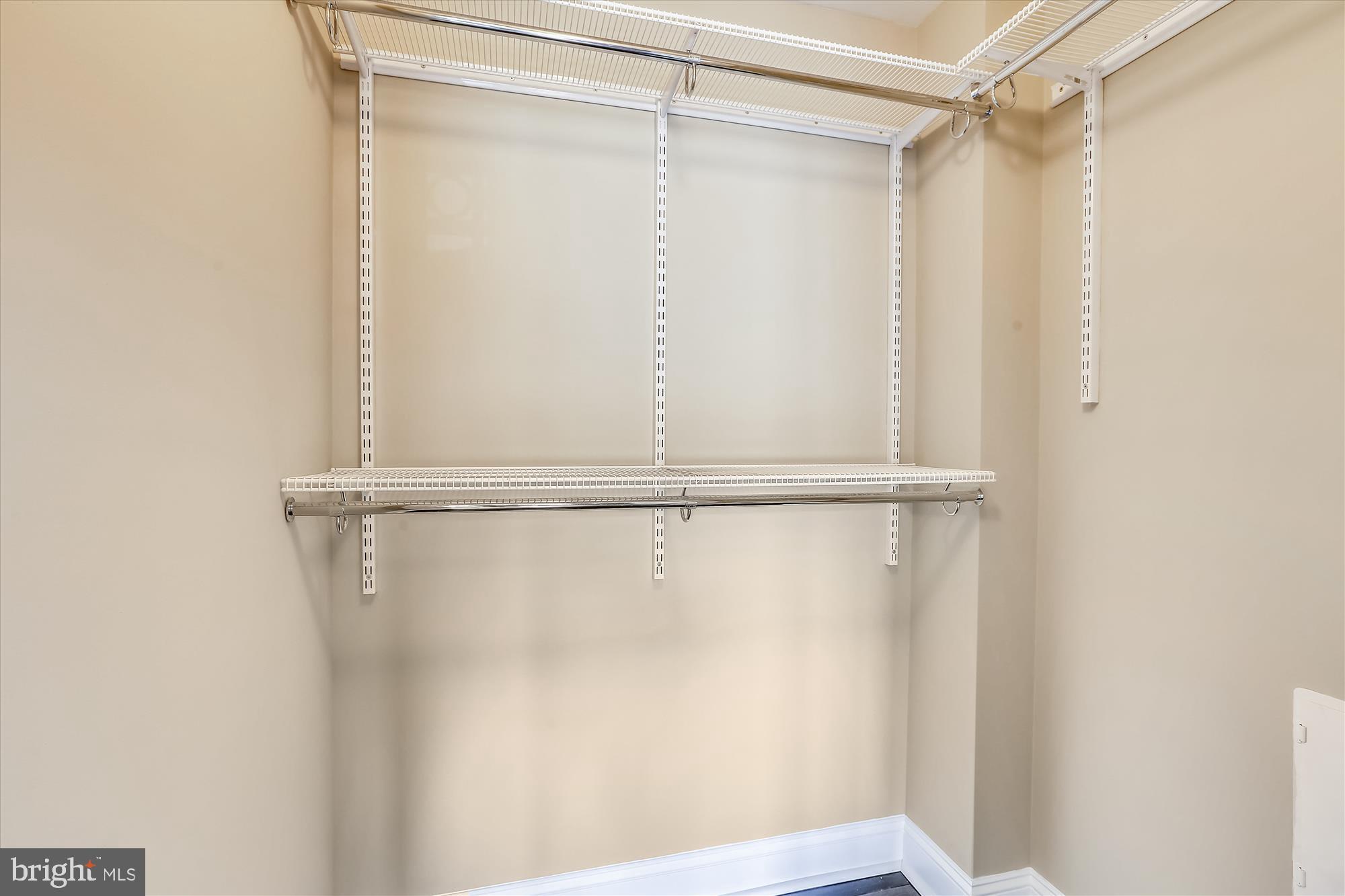 HAMPDEN ROW - Residential