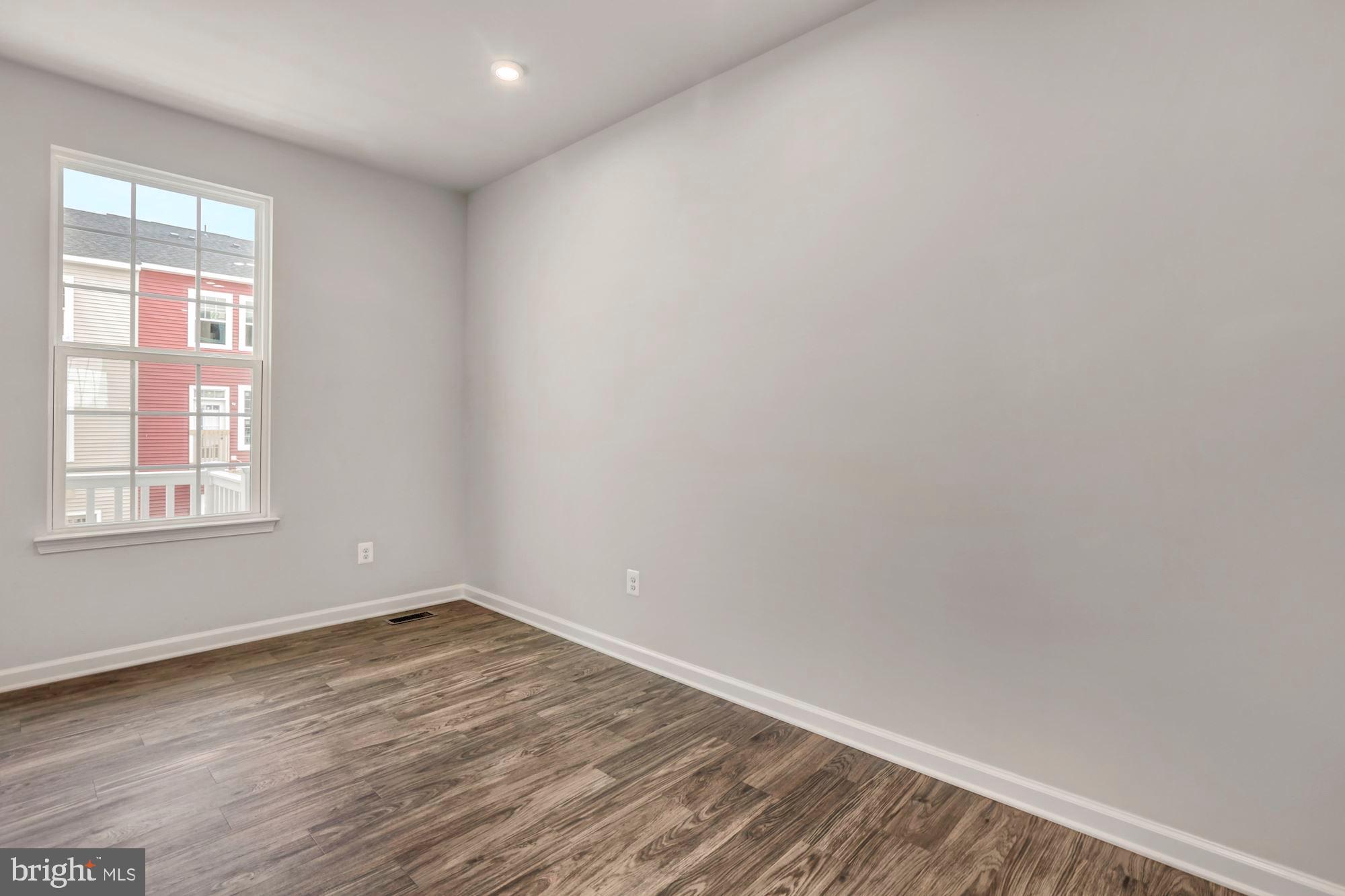 MINTBROOK - Residential Lease