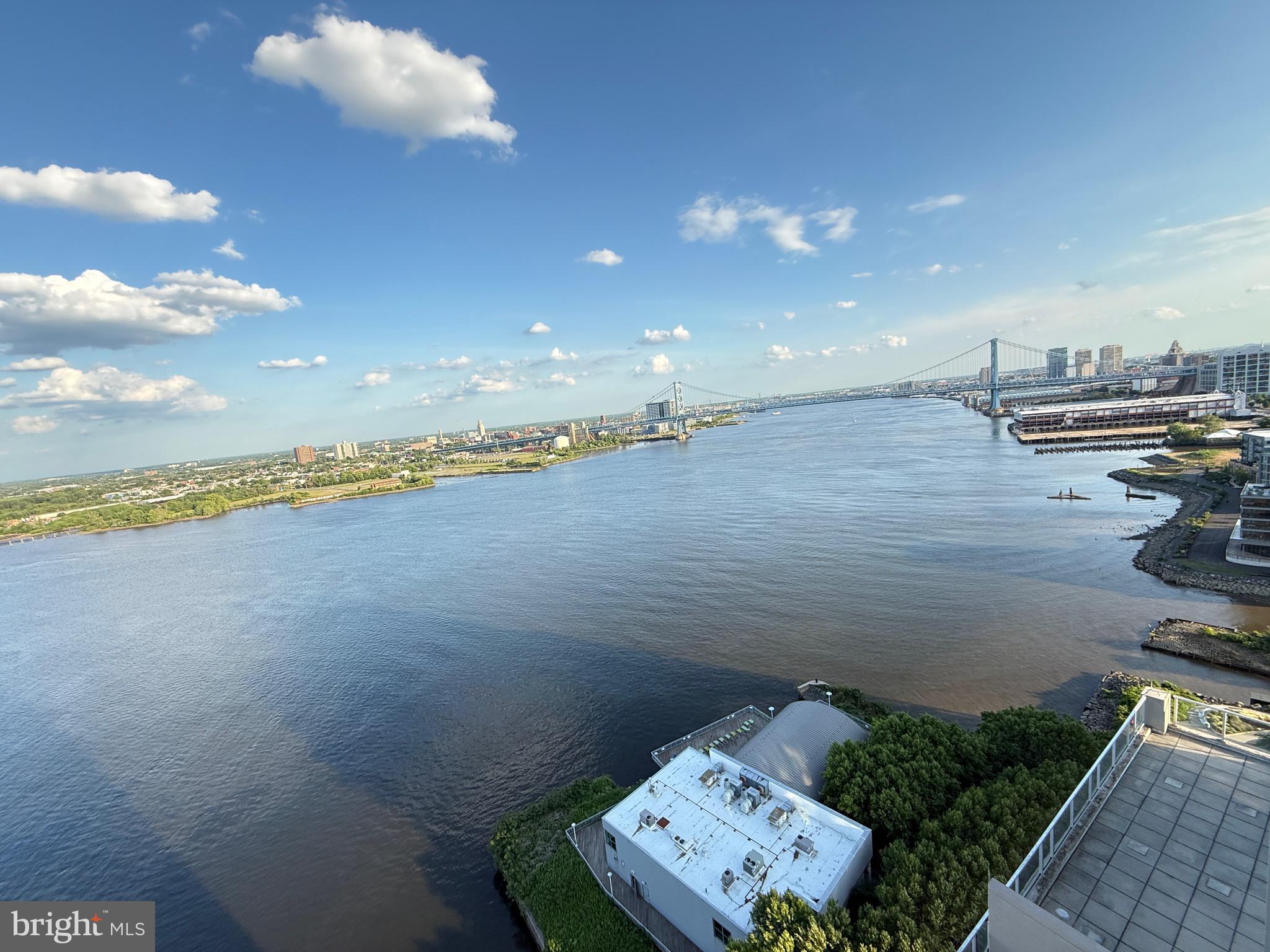 901 N PENN STREET 00 R2101