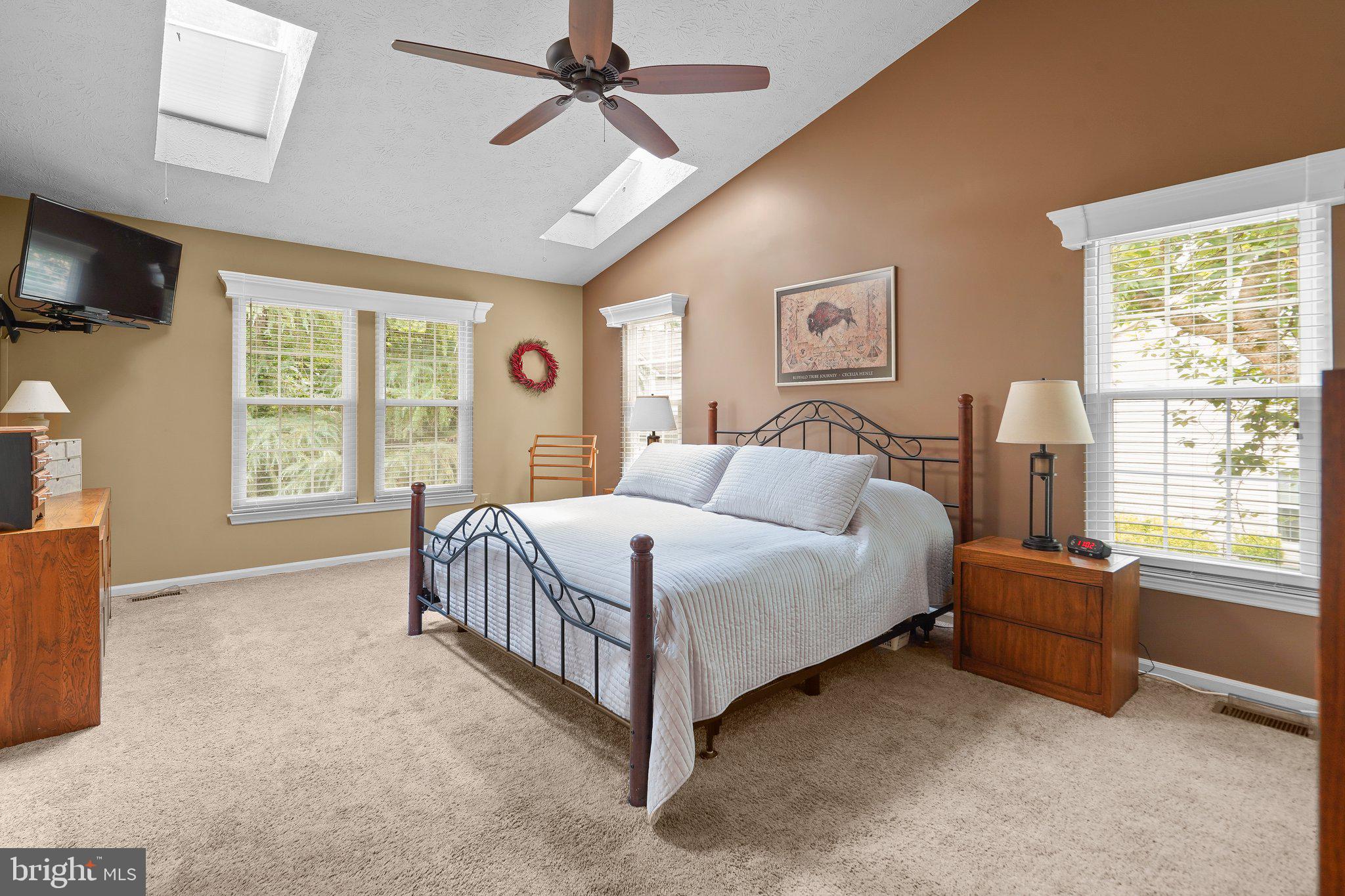 CROFTON WOODS - Residential