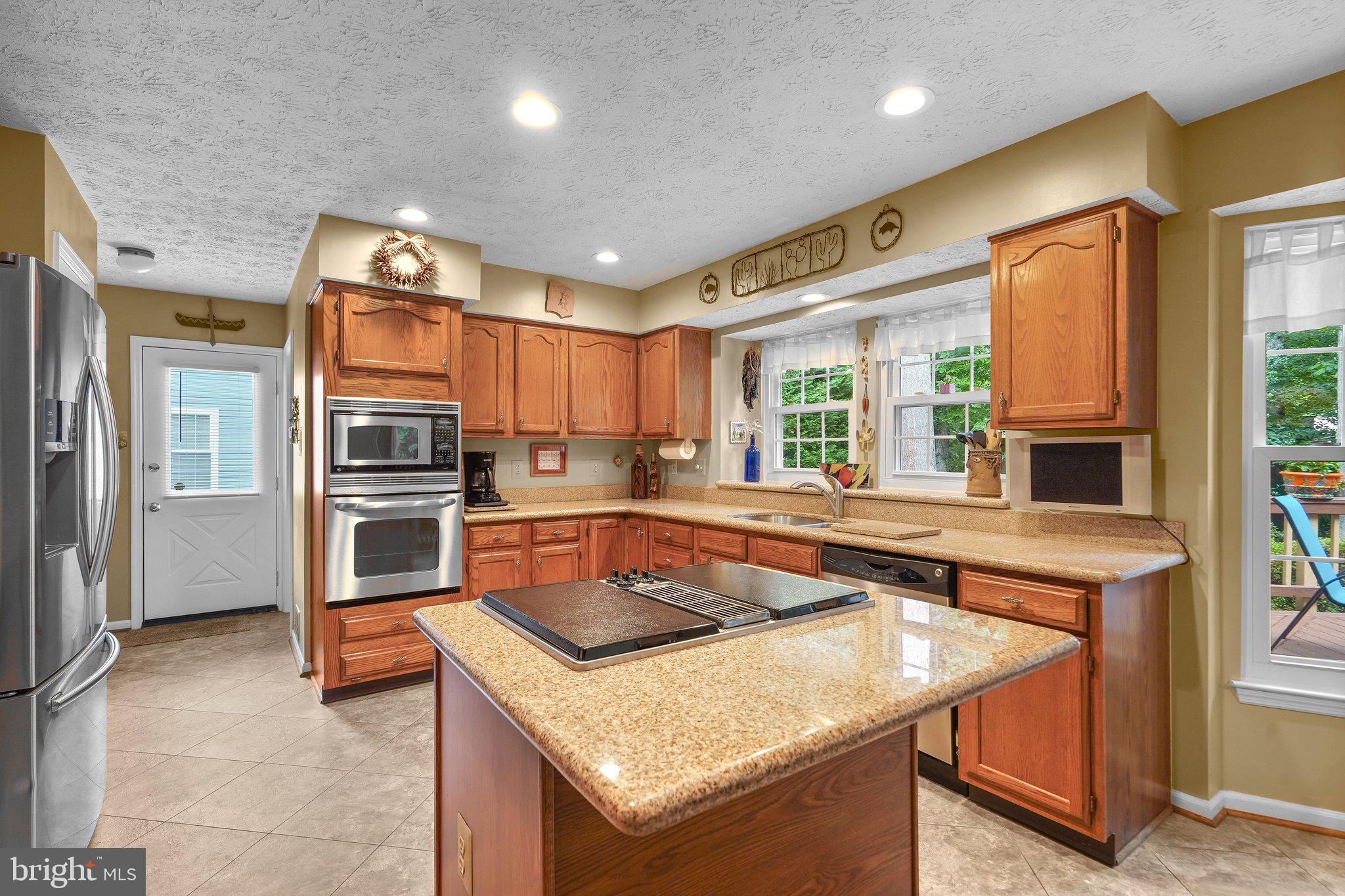 CROFTON WOODS - Residential