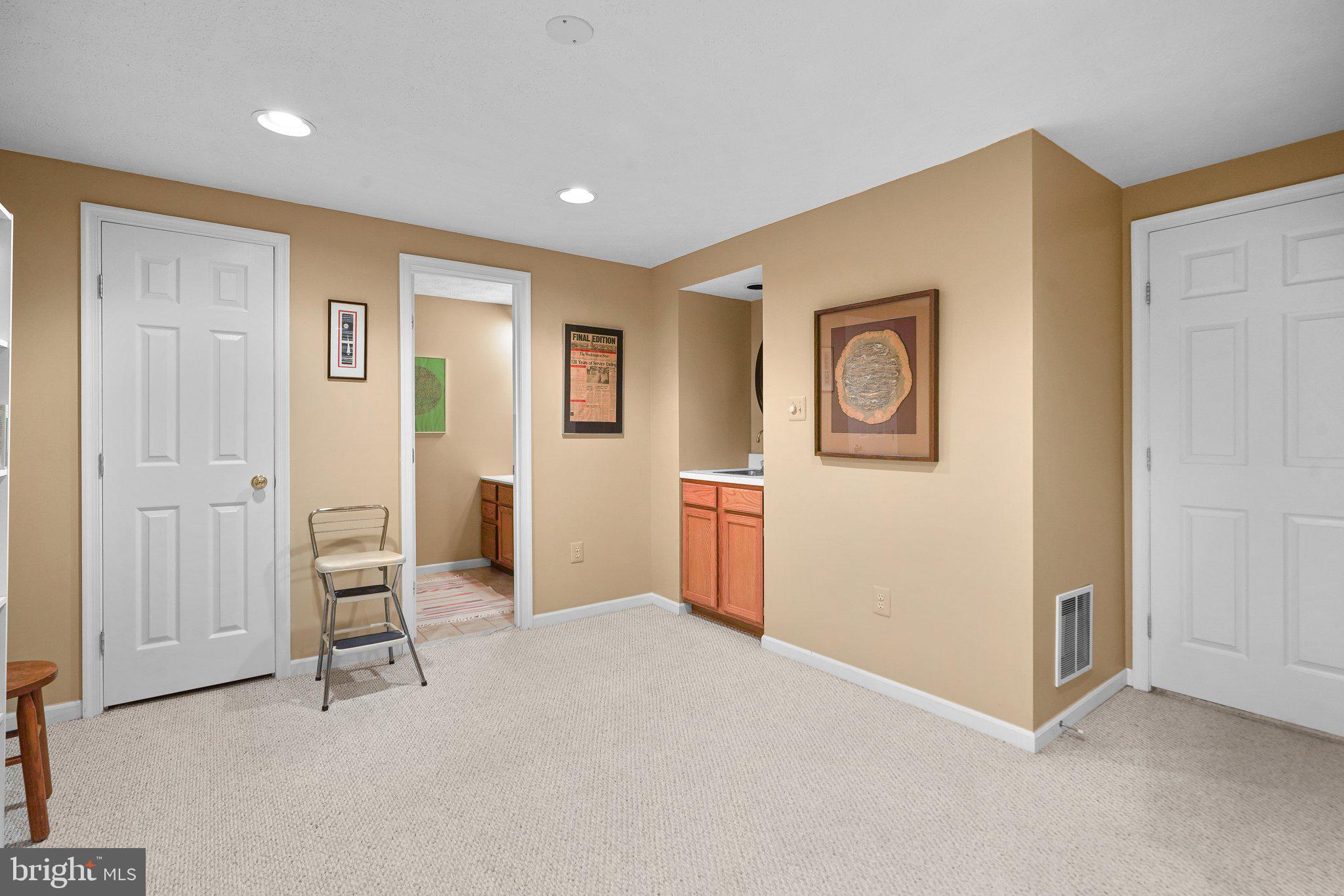 CROFTON WOODS - Residential