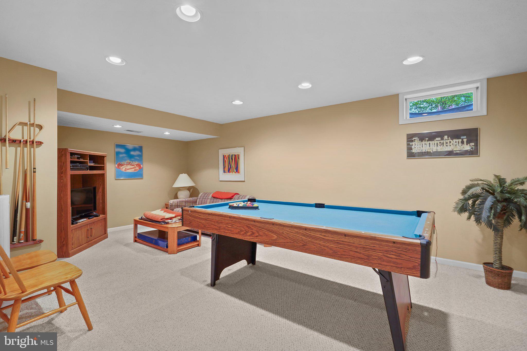 CROFTON WOODS - Residential