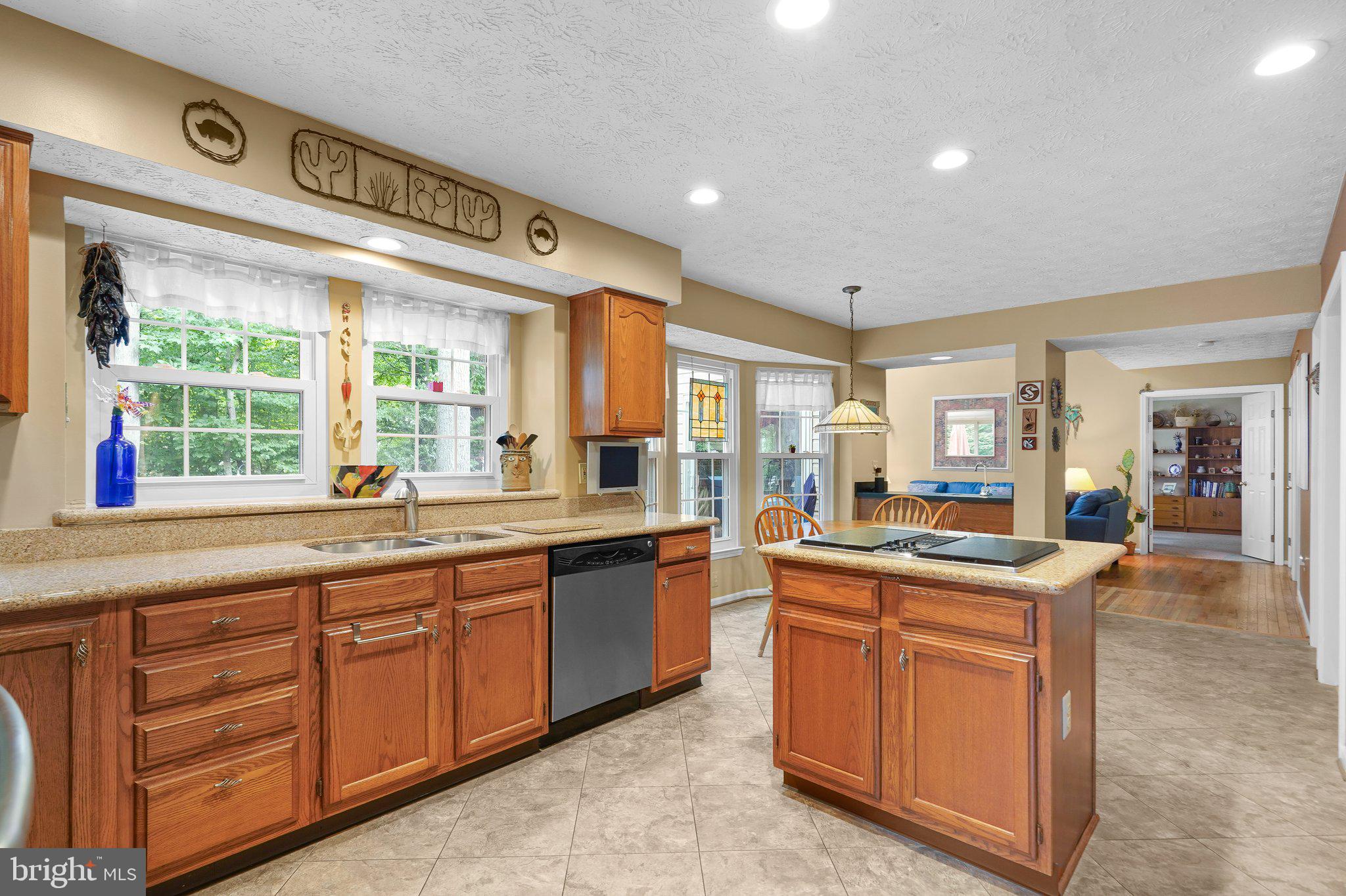 CROFTON WOODS - Residential